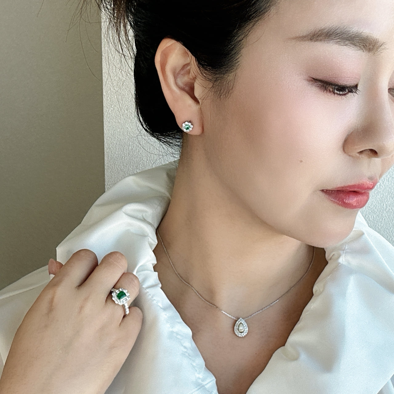 ［即納/一点物］ピアス エメラルド 0.09ct前後×2 RO PT