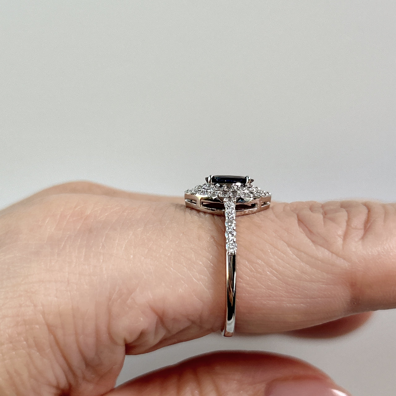 ［一点物］リング ブルーサファイア 0.8ct OV PT