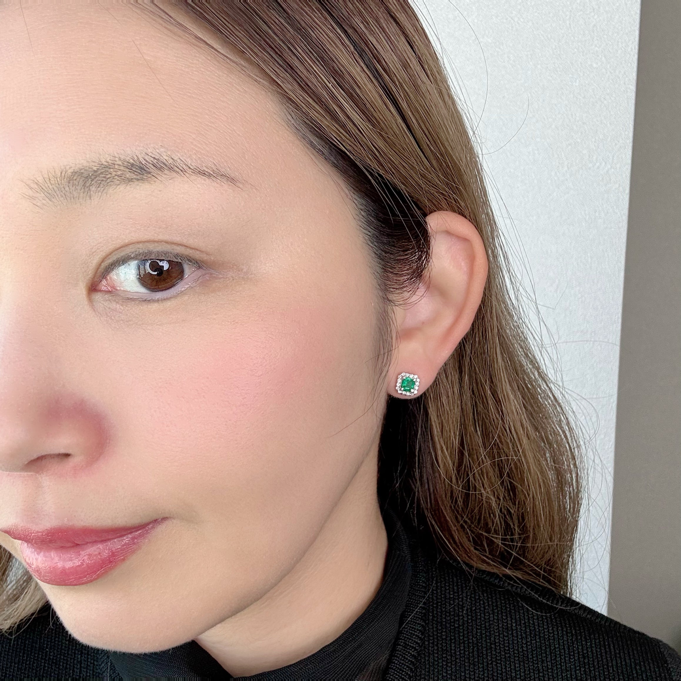 エムロード エメラルド 0.3ct前後×2 SQ PT スタッドピアス