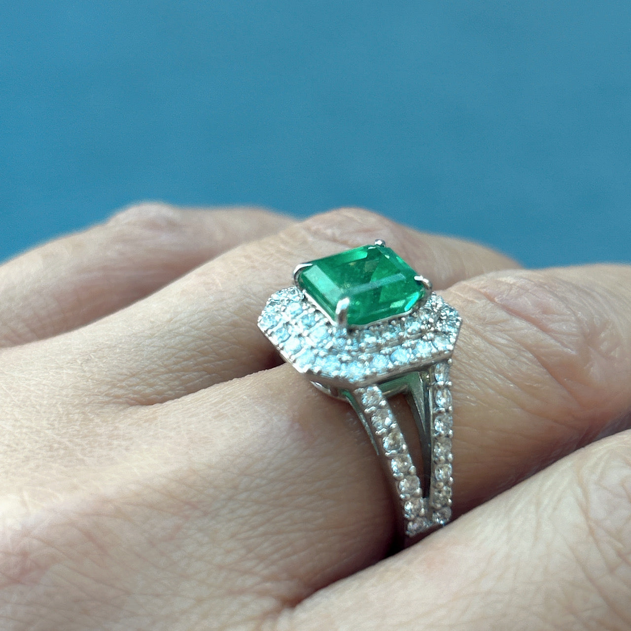 68［一点物］リング エメラルド 2.3ct SQ PT