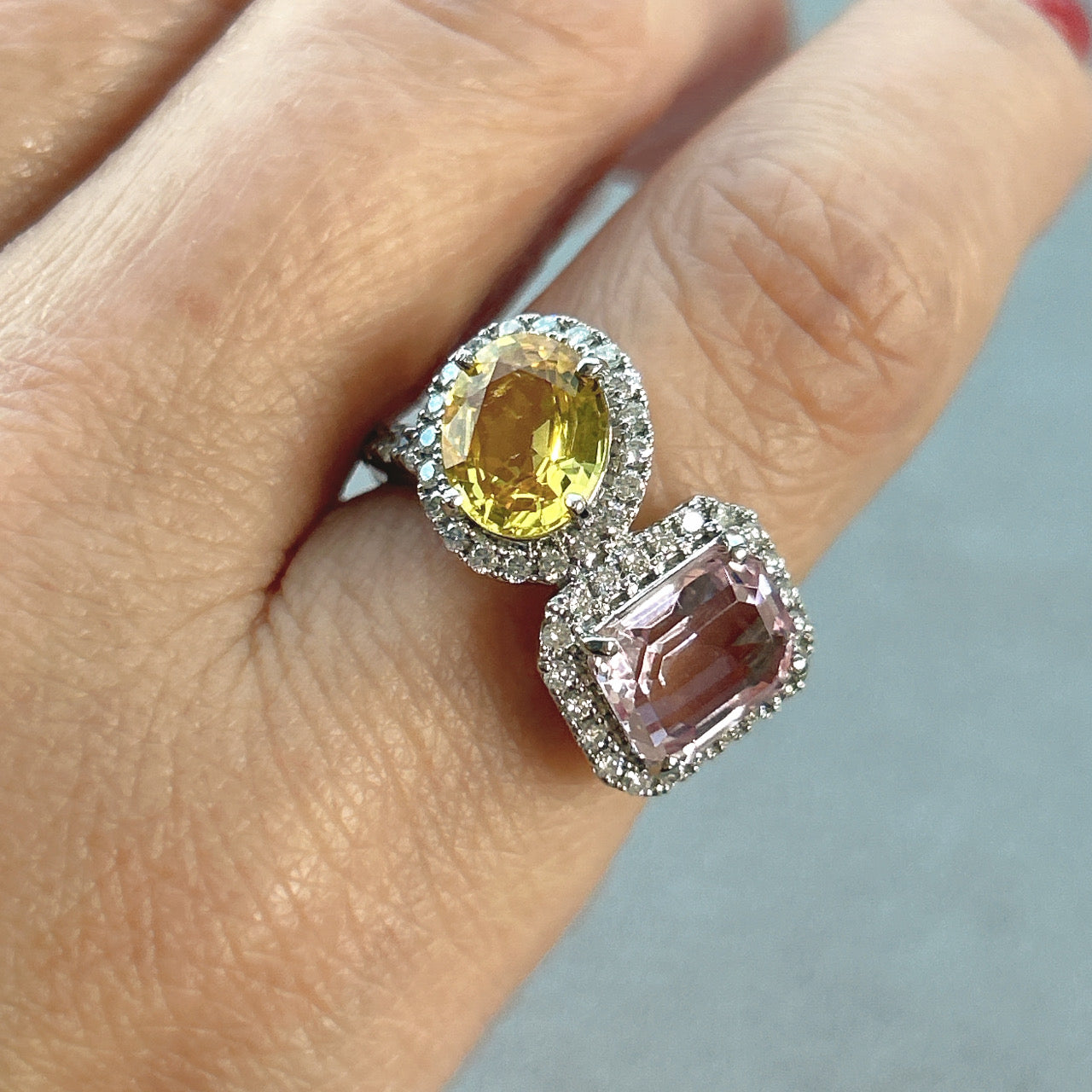 ［ベニエ］リング イエローサファイア 1.7ct OV/モルガナイト 1.9ct EM