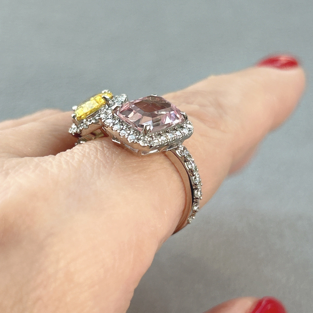 ［ベニエ］リング イエローサファイア 1.7ct OV/モルガナイト 1.9ct EM