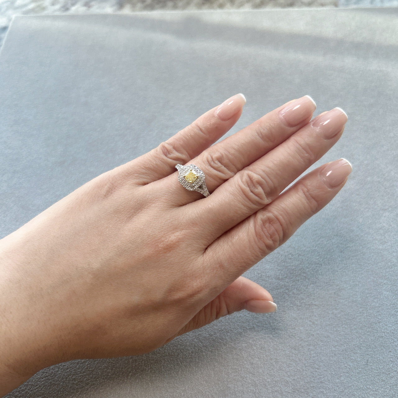 28［一点物］リング ファンシーインテンスイエローダイヤ 0.5ct SQ PT/K18YG