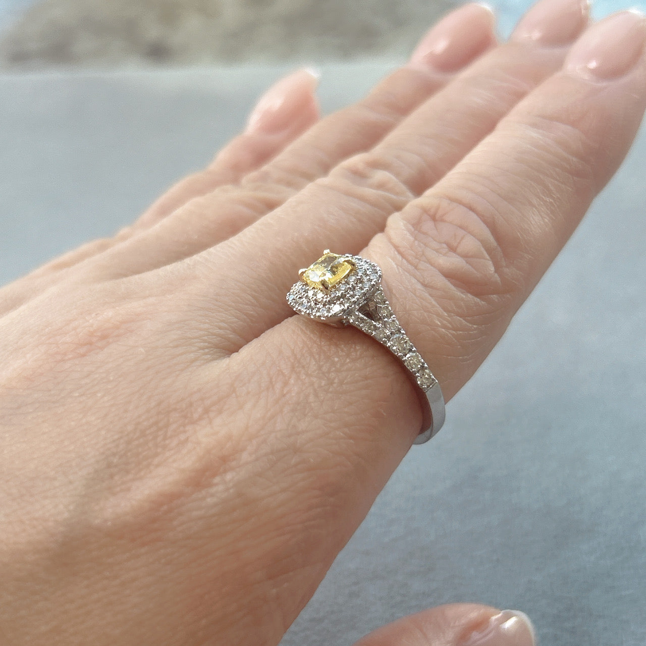 28［一点物］リング ファンシーインテンスイエローダイヤ 0.5ct SQ PT/K18YG