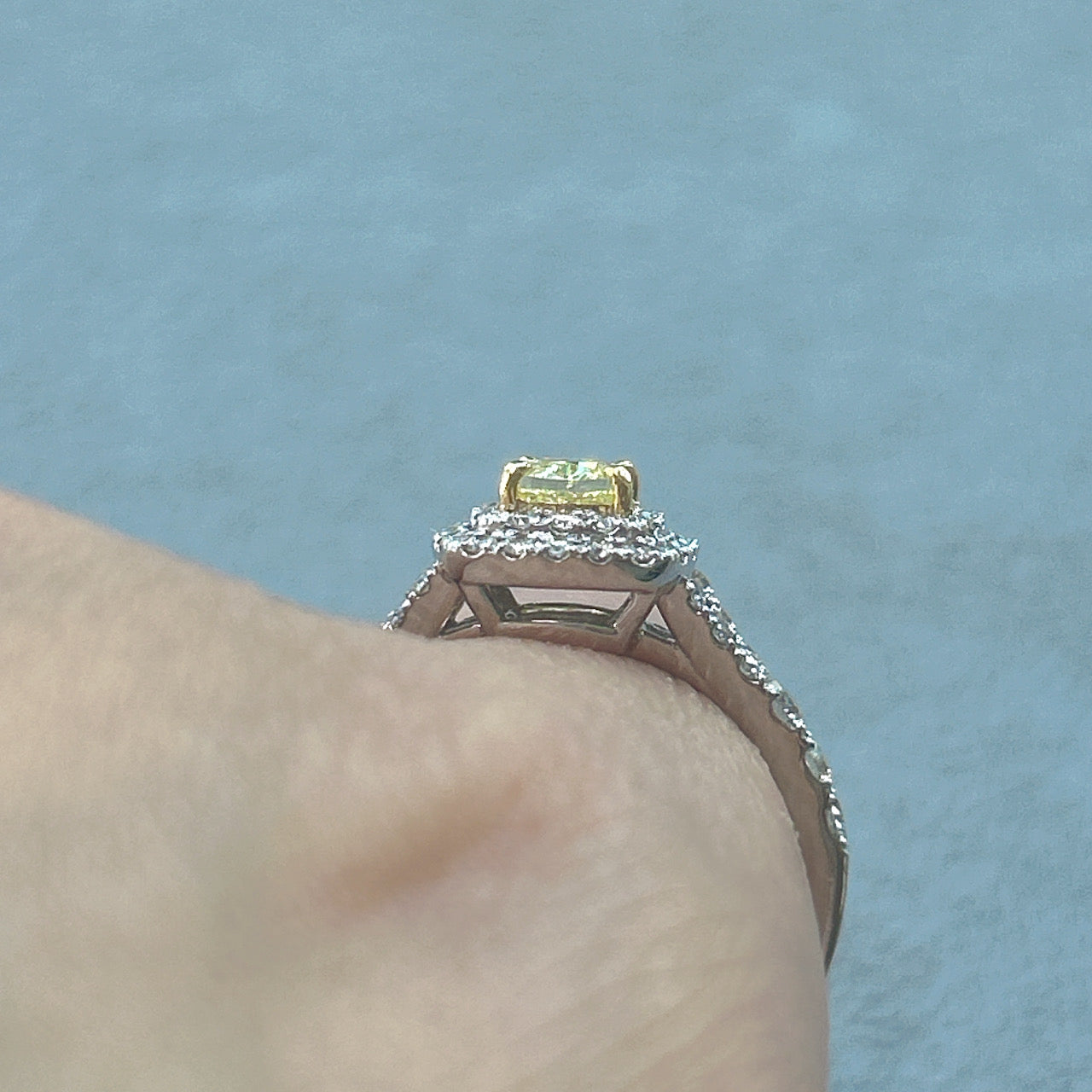 28［一点物］リング ファンシーインテンスイエローダイヤ 0.5ct SQ PT/K18YG