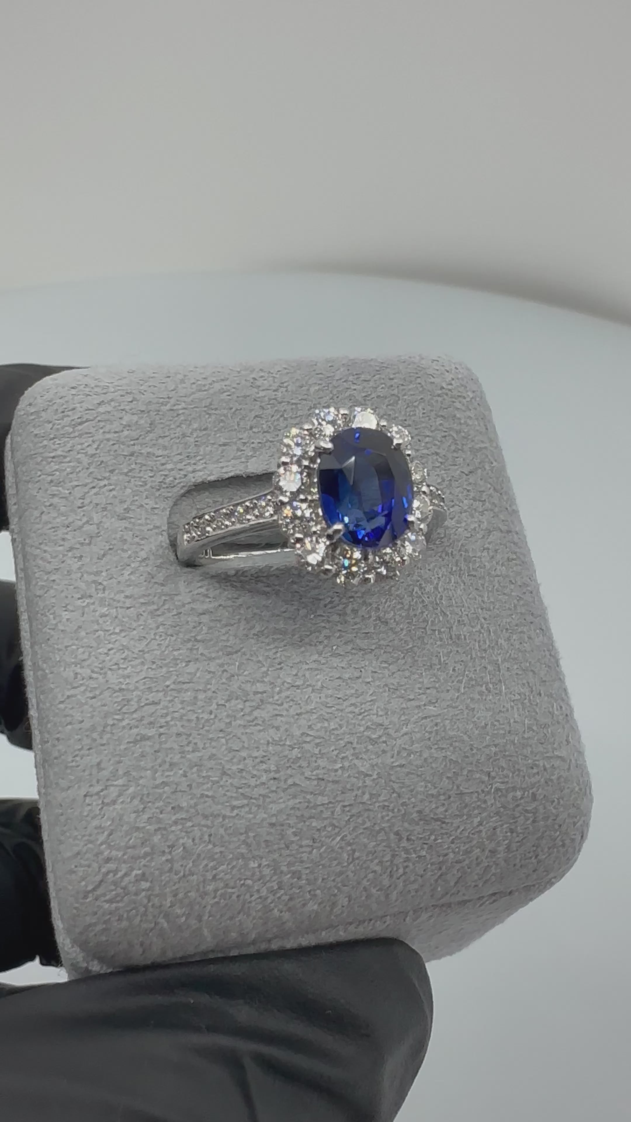 115［一点物］リング ロイヤルブルーサファイア 2.2ct OV PT