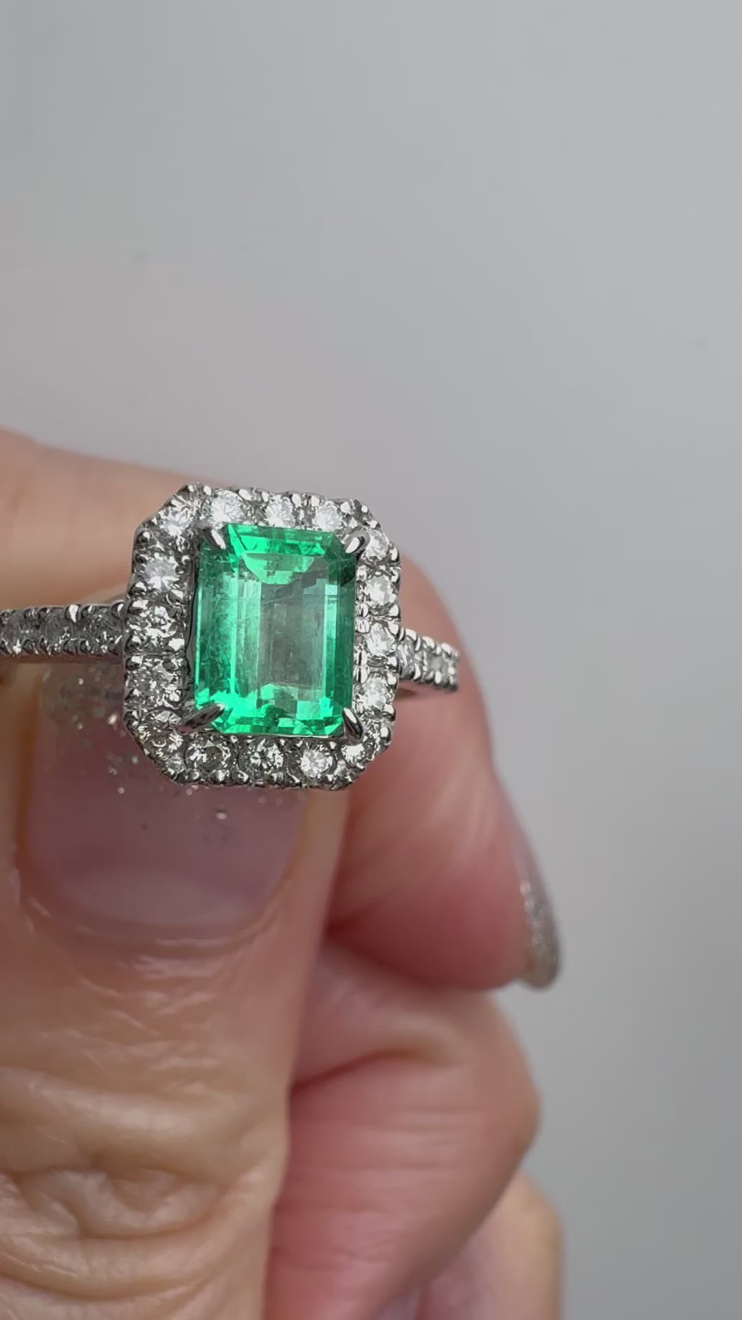 ［一点物］リング エメラルド 0.7ct SQ PT