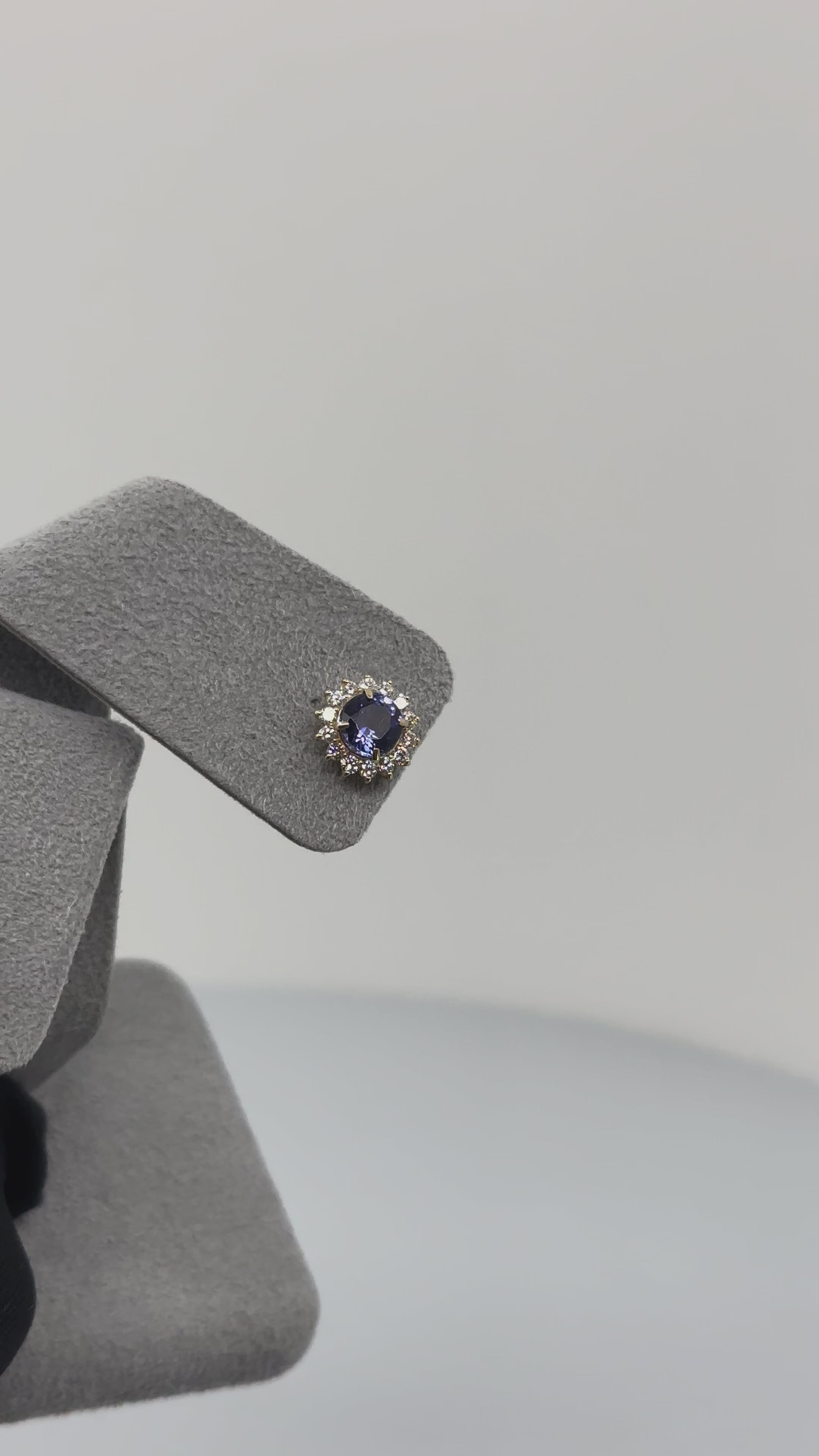 [新作/個数限定/ヘイロー］ピアス タンザナイト　YG