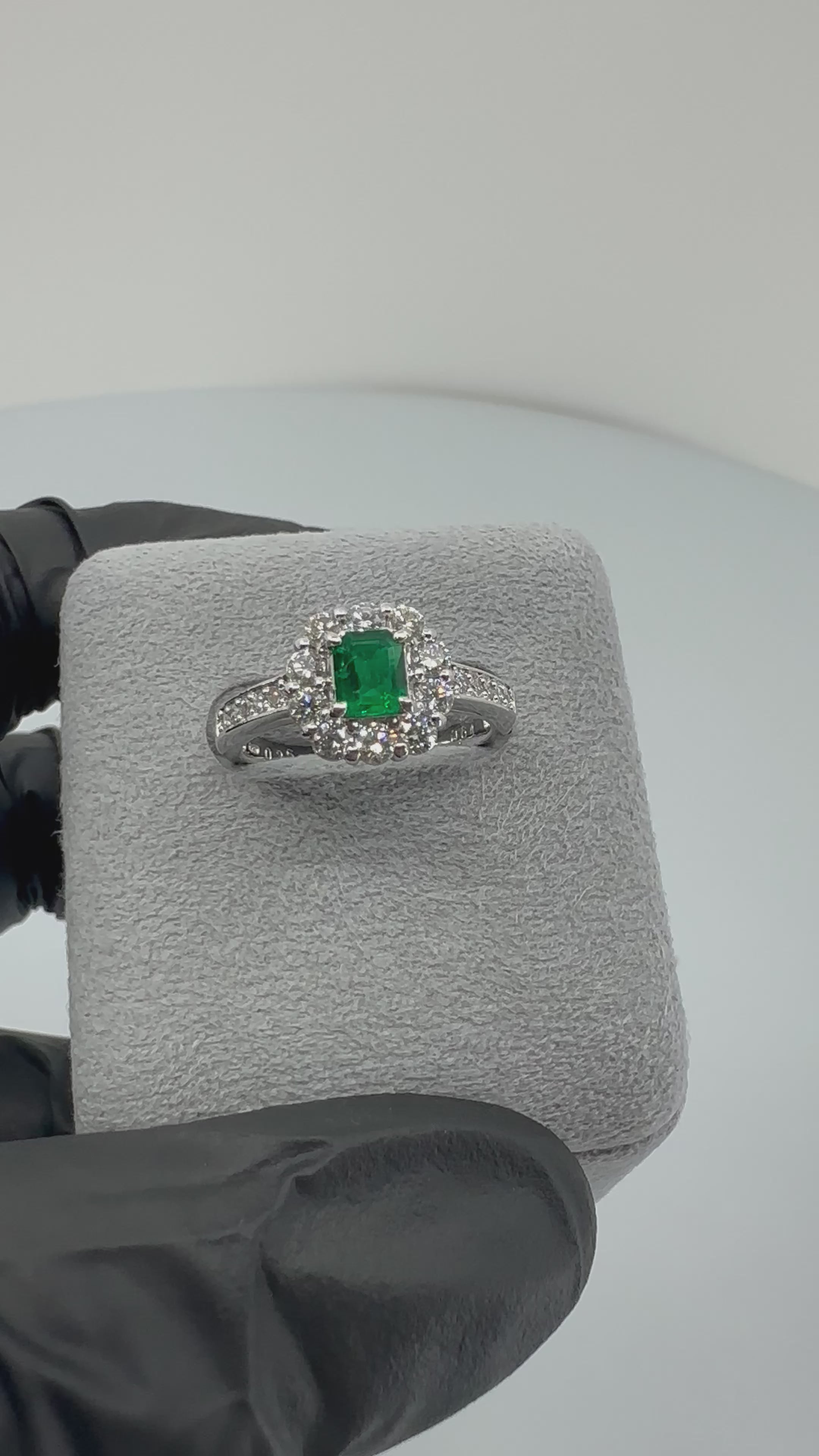 40［一点物］リング エメラルド 0.3ct前後 SQ PT