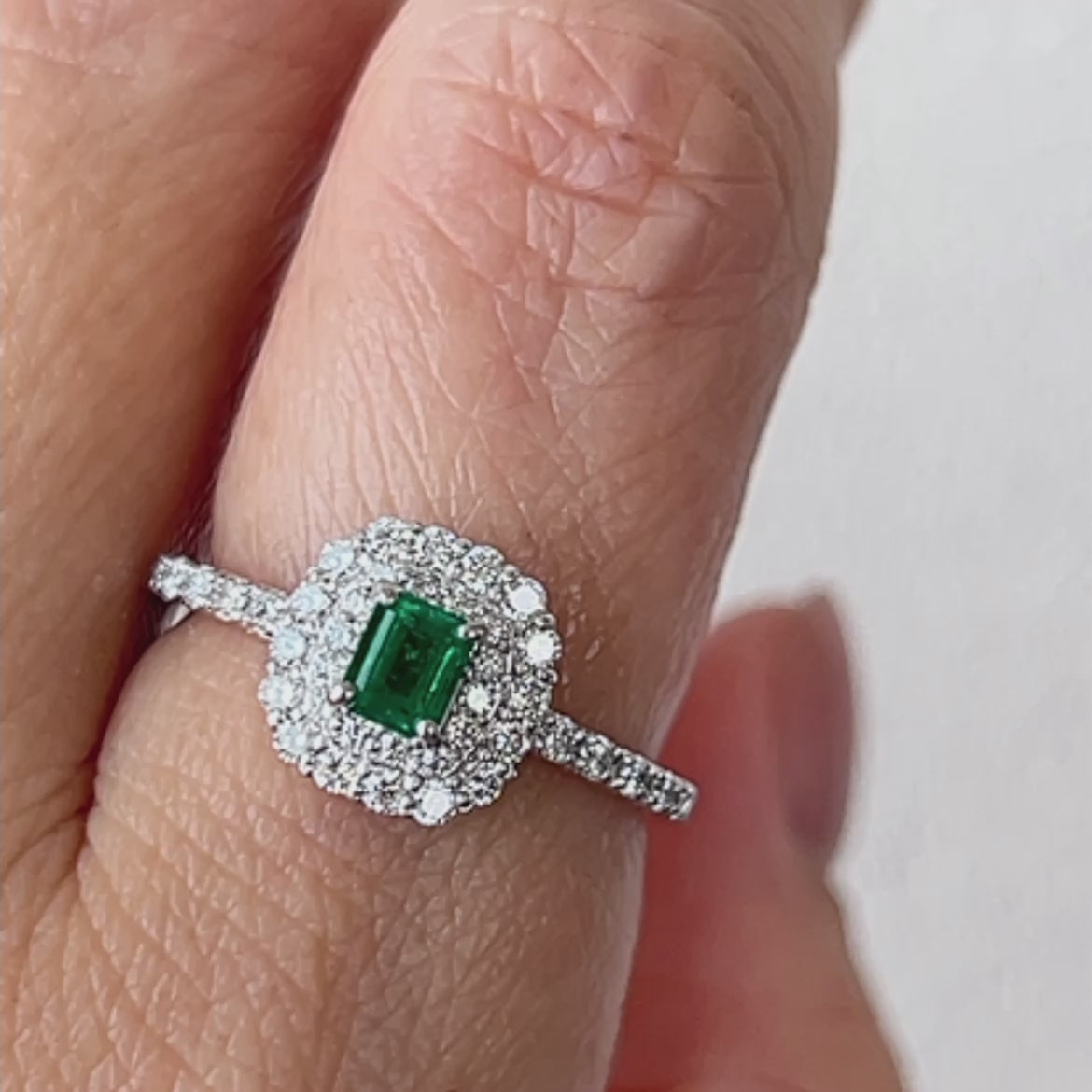 30［一点物/アドラーブル］リング エメラルド 0.24ct SQ PT