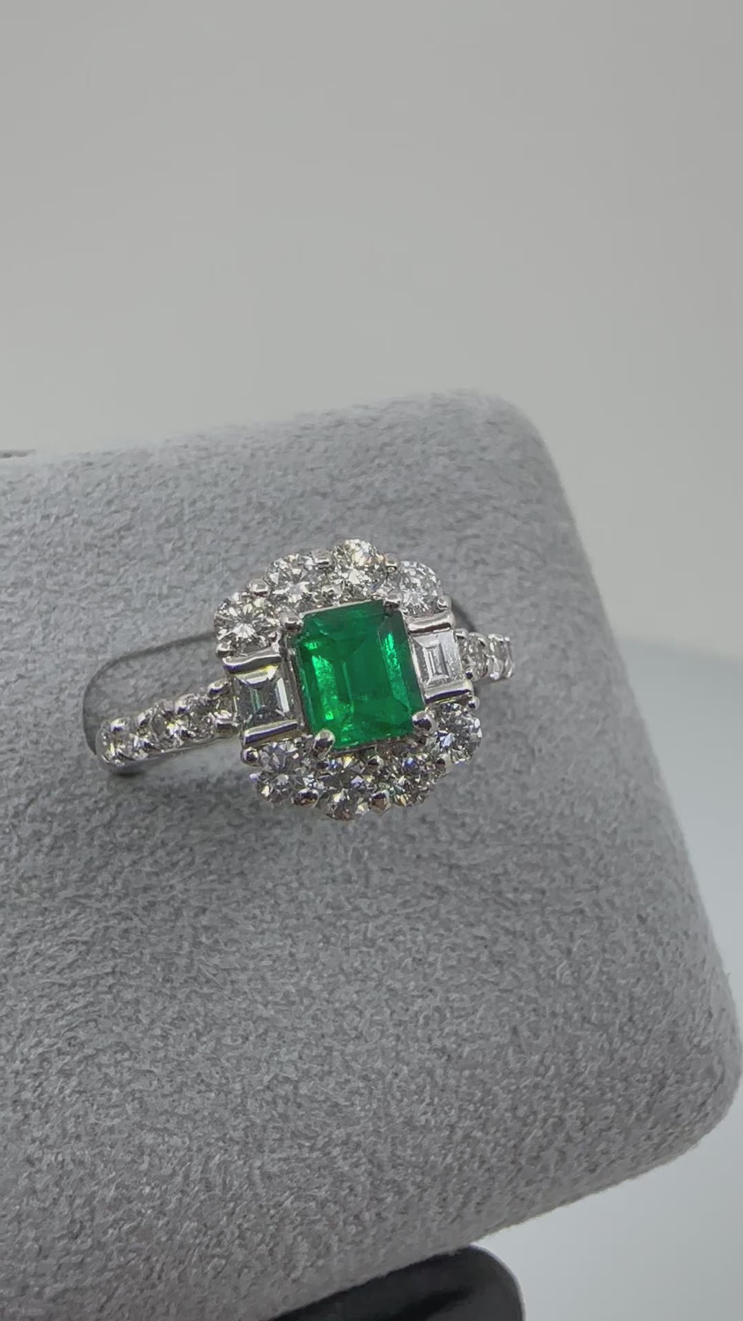 15［一点物/シュクル］リング エメラルド 中石0.6ct EM PT〜 超特品 色綺麗