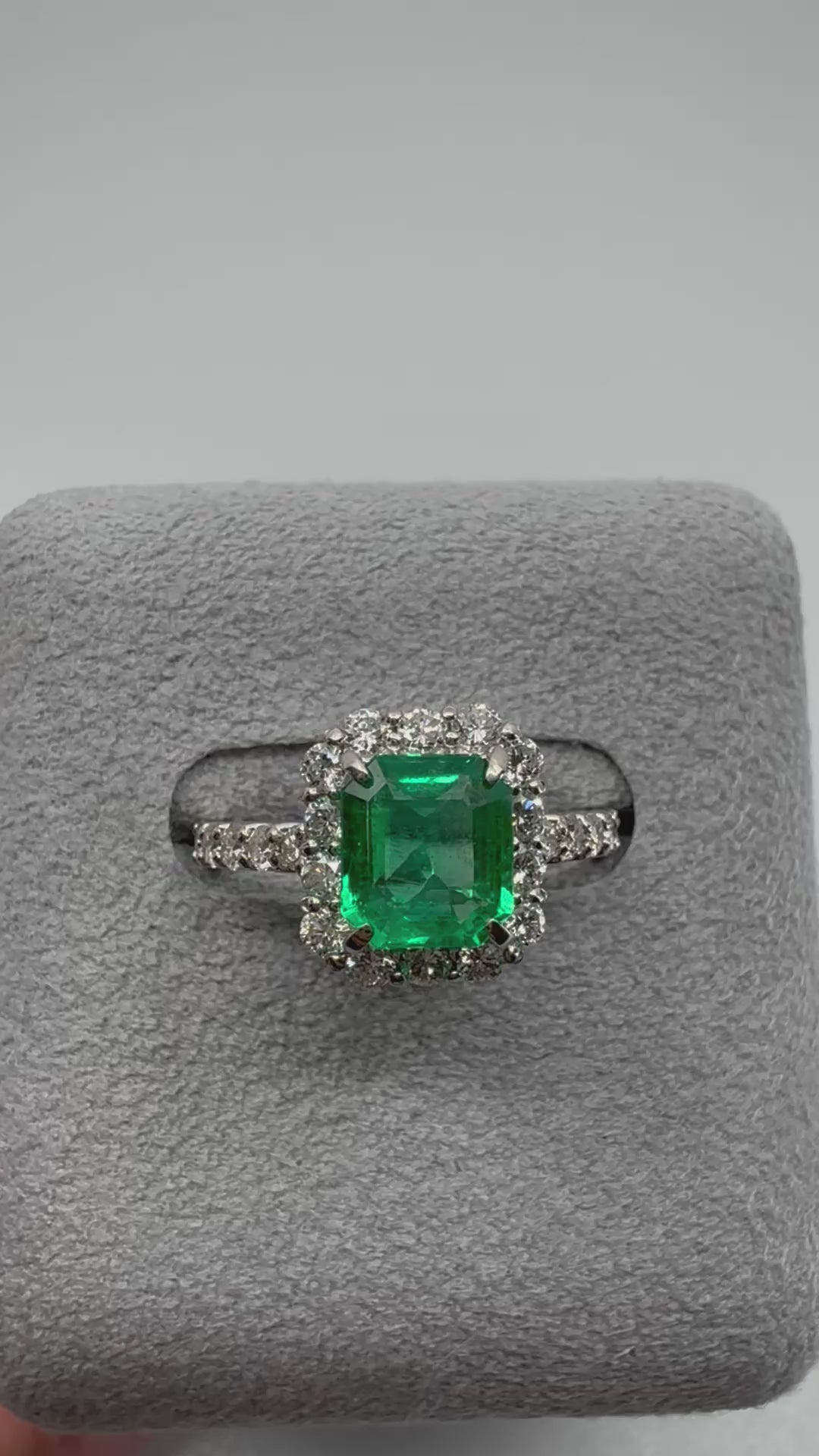 23［一点物］リング エメラルド 1.1ct SQ PT