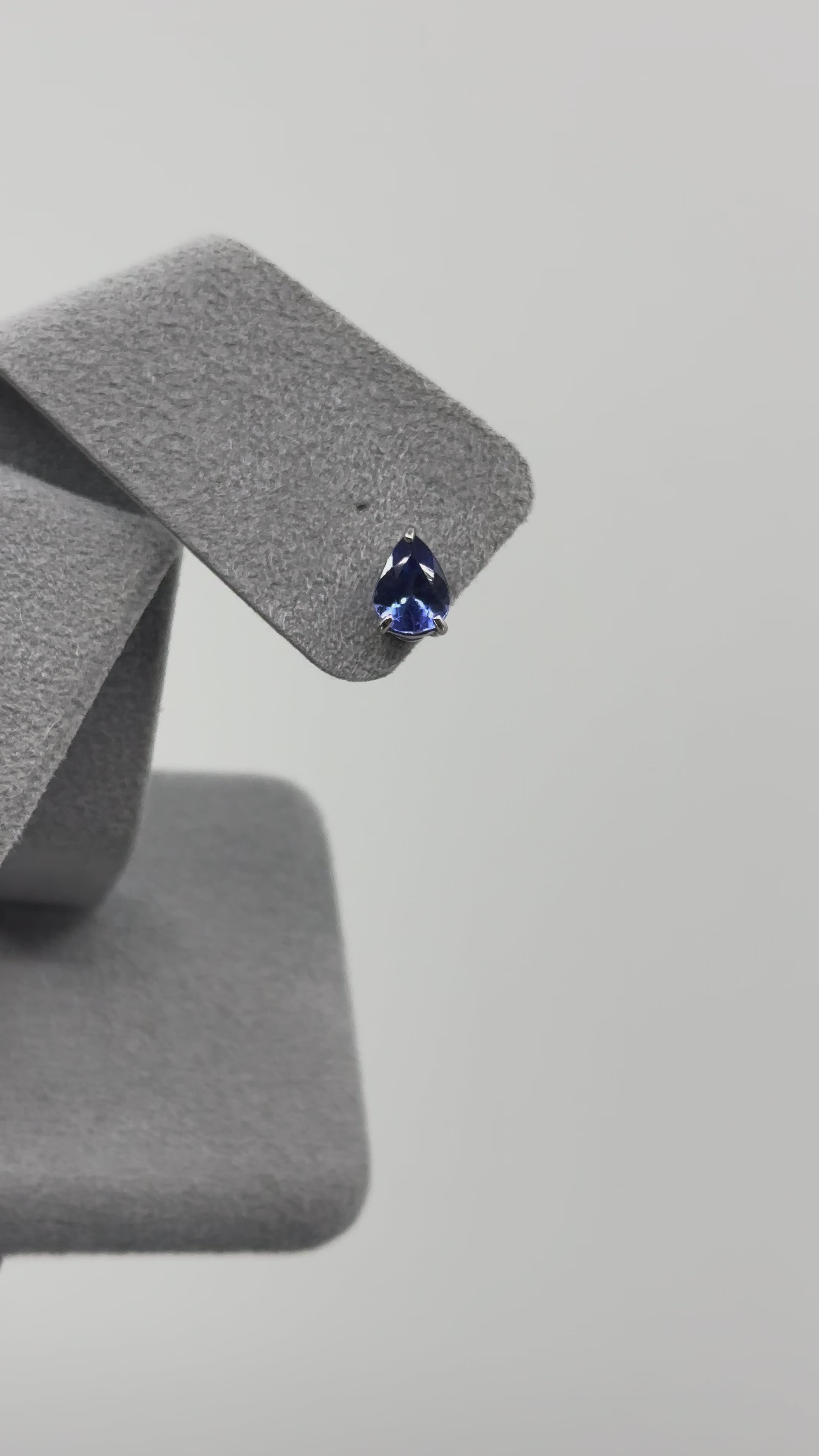 [新作/個数限定/ヌード］ピアス タンザナイト