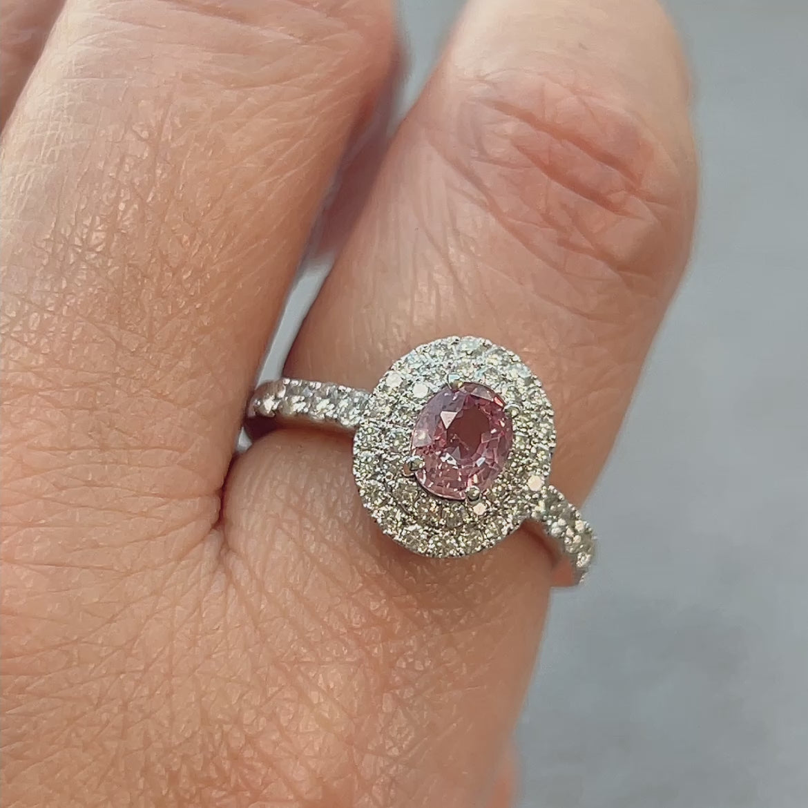 130［一点物］リング ノーヒート パパラチアサファイア 0.78ct OV PT