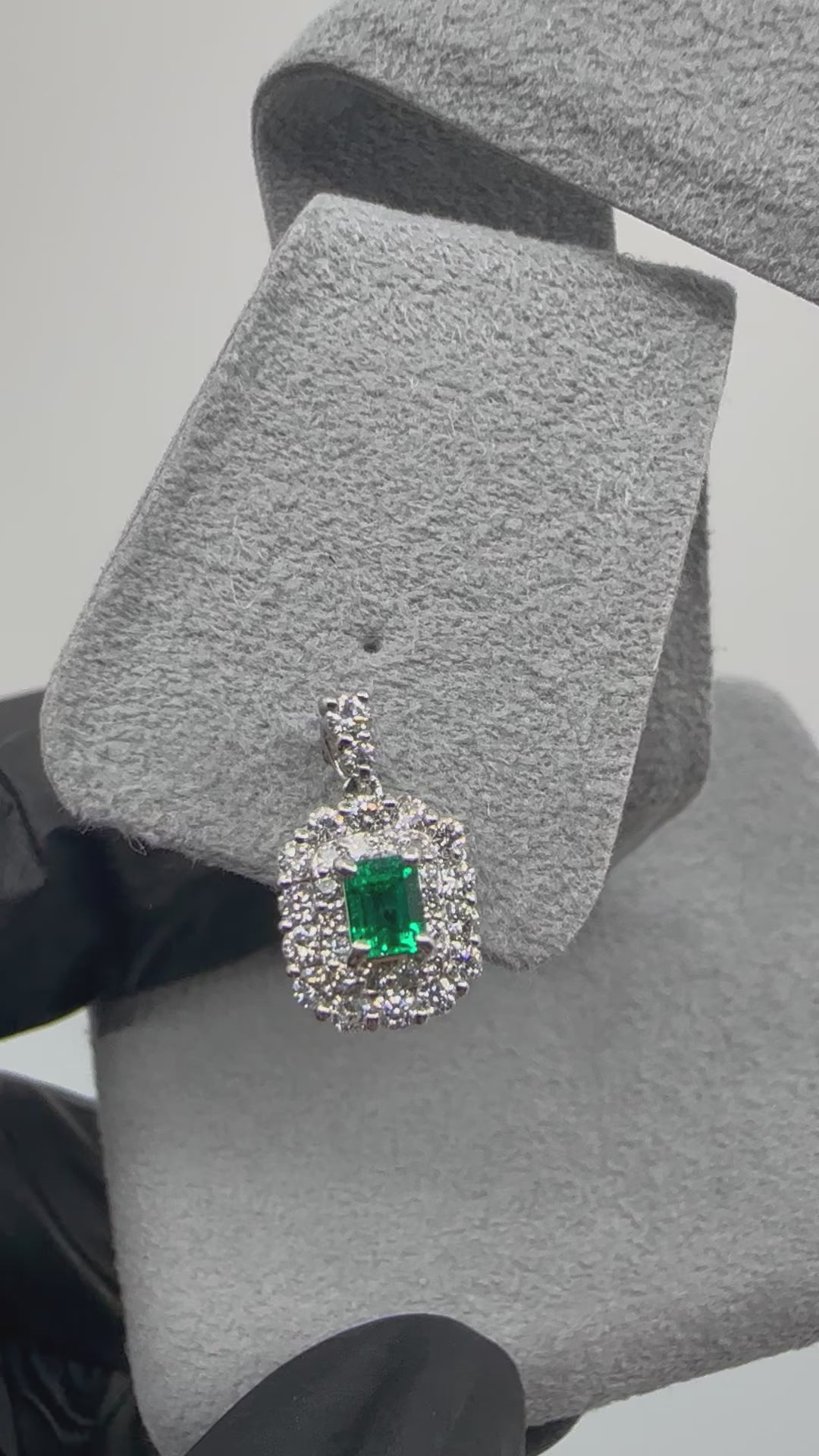 7［即納/一点物］ピアス エメラルド0.1ct前後×2 SQ PT