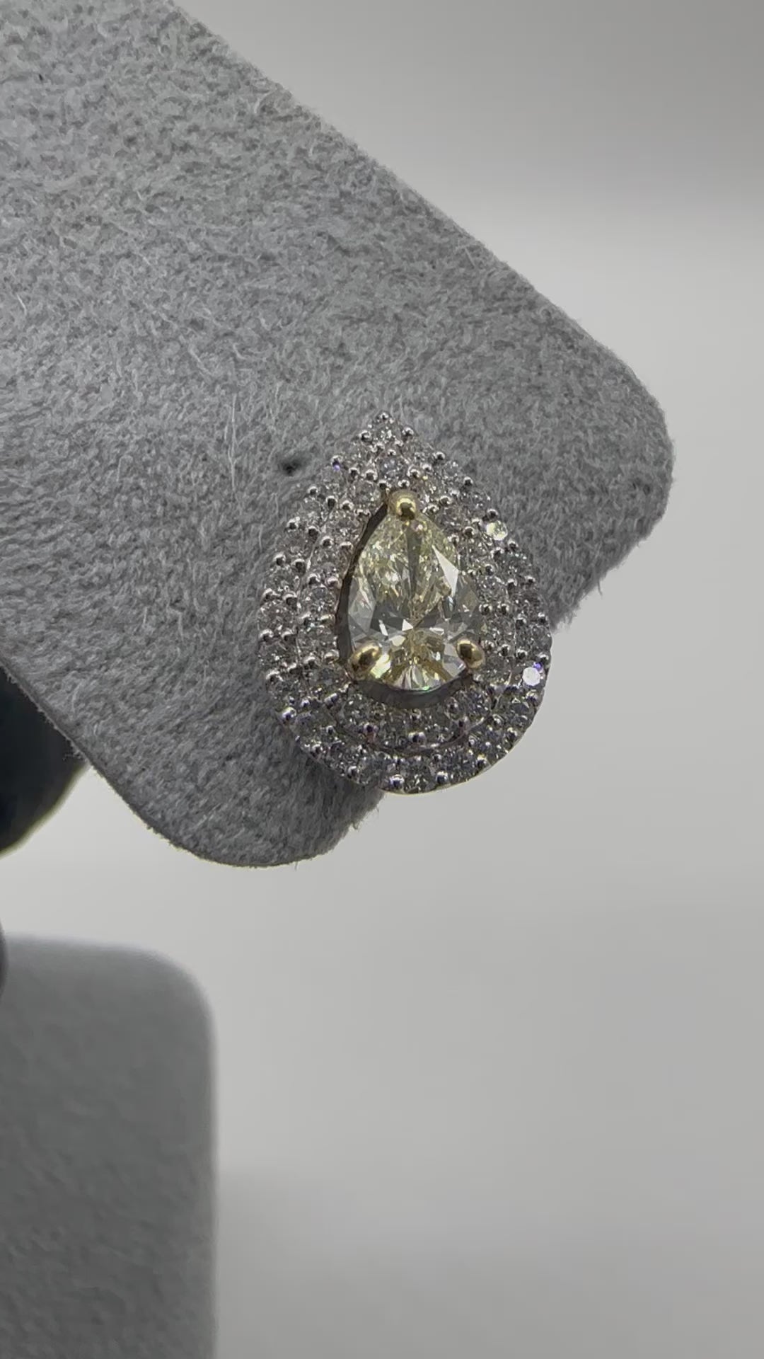 [ポワール]ピアス ライトイエローダイヤ 0.3ct PS