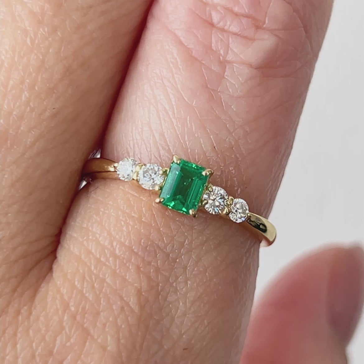 29［一点物］リング エメラルド 0.26ct SQ K18YG