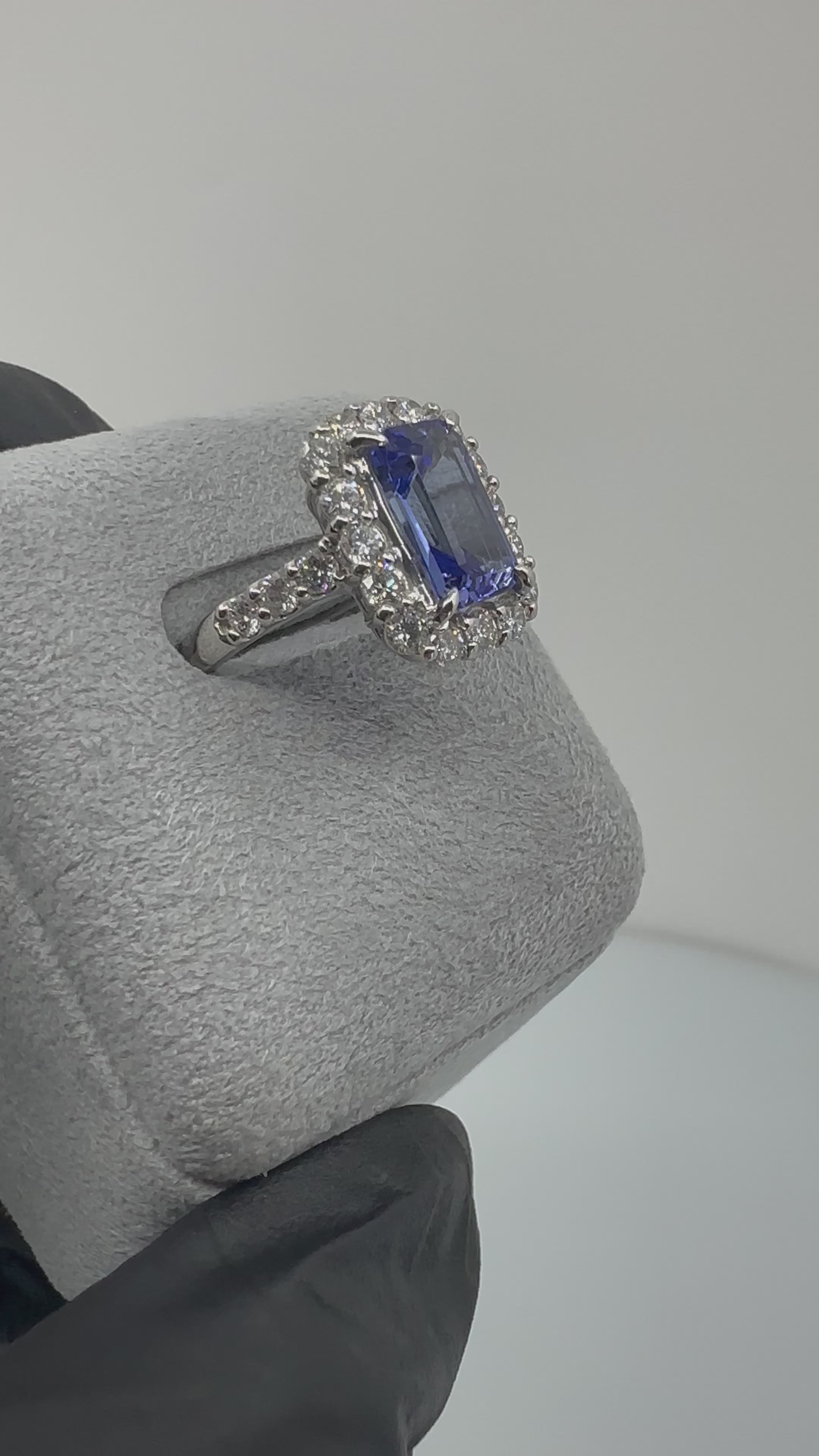 194［一点物］リング タンザナイト 2.9ct前後 SQ PT