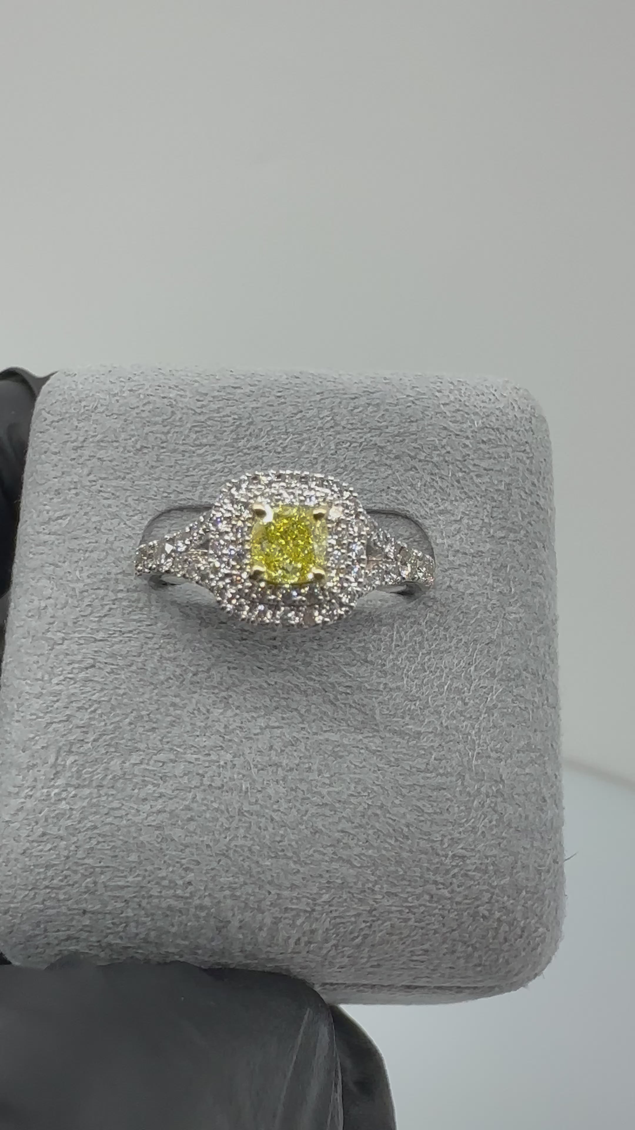 29［一点物］リング ファンシーインテンスイエローダイヤ 0.5ct SQ PT/K18YG