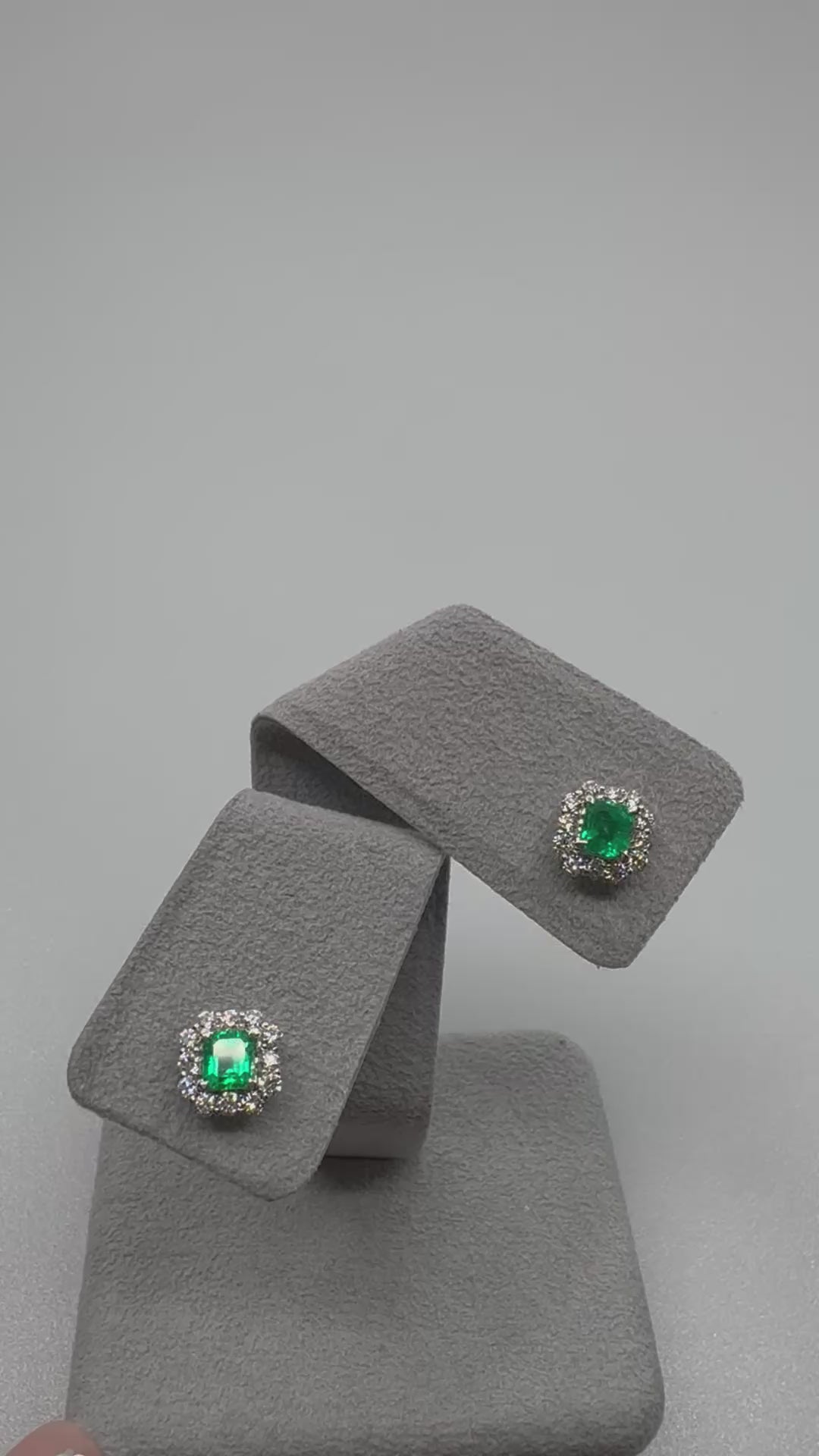 38［一点物/エムロード］ピアス エメラルド 0.5ct×2 SQ PT