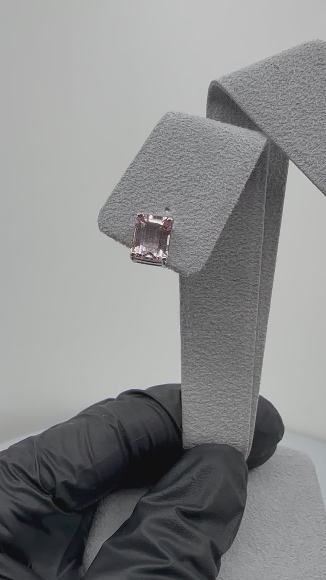 ［フロリナ］ピアス モルガナイト 2ct前後×2 SQ