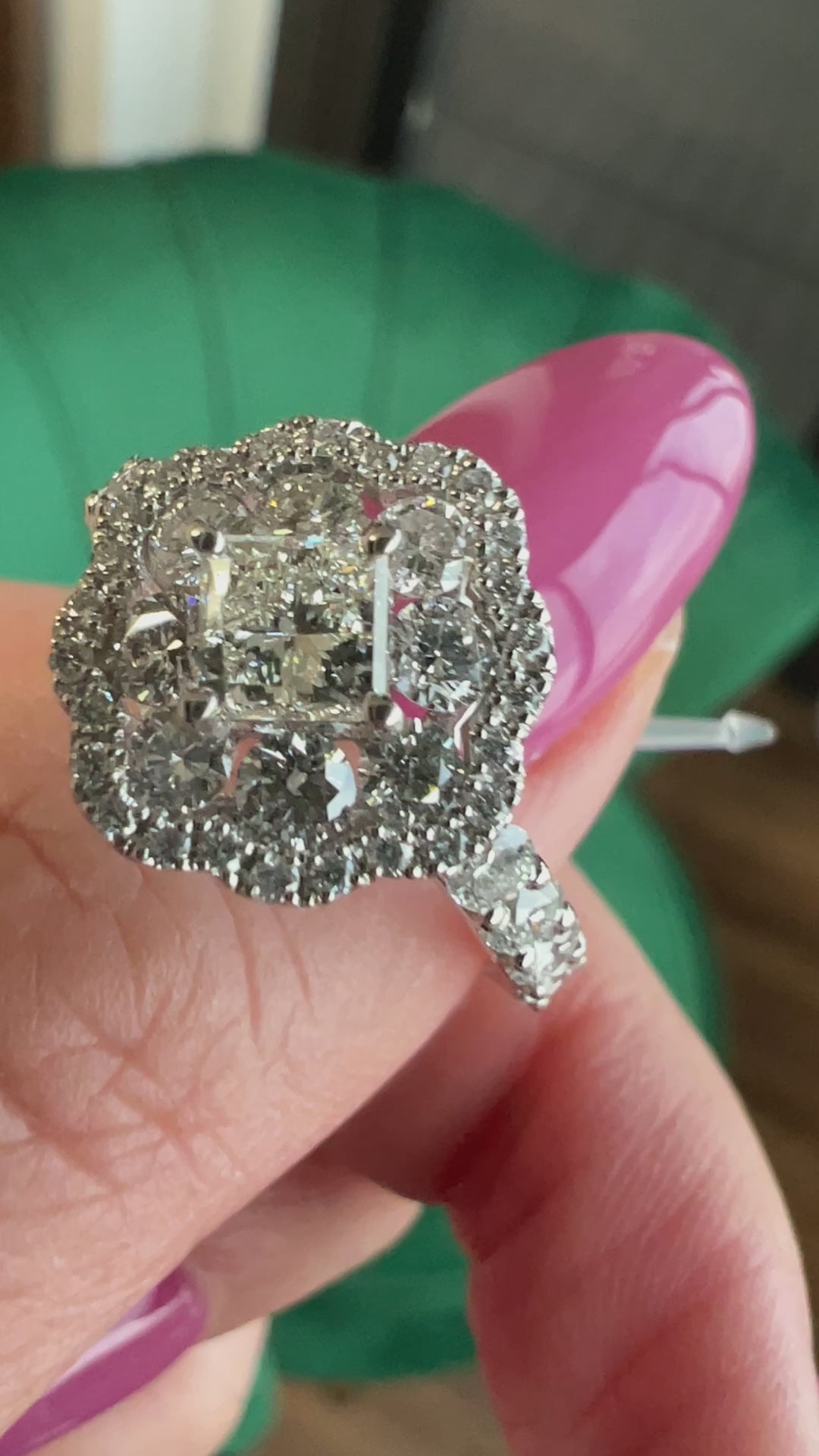 15-ラナンキュラス ダイヤ 中石0.5ct前後 SQ PTリング〜L IF GIA IF「Internally Flawless（インターナリー・フローレス）」の略で、内部に欠点がないダイヤモンド｜AYAKO SAKURAI（櫻井 彩子（サクライ アヤコ））公式通販サイト