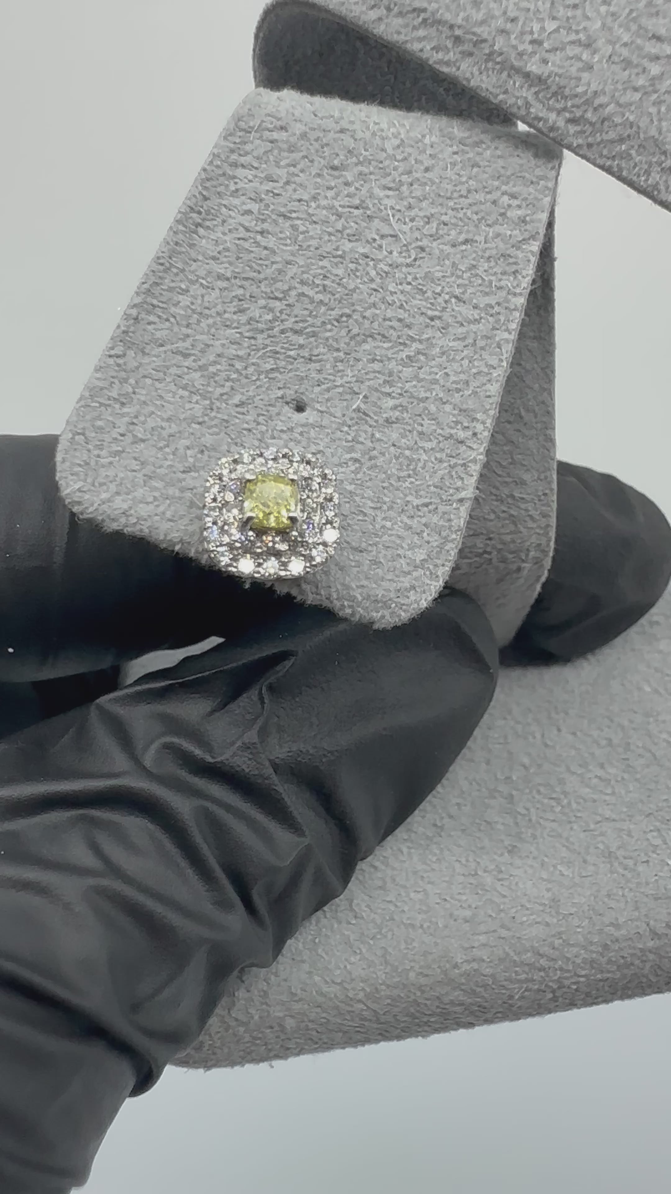 ［ジョーヌ］ピアス ダイヤ 0.15ct×2 SQ PT