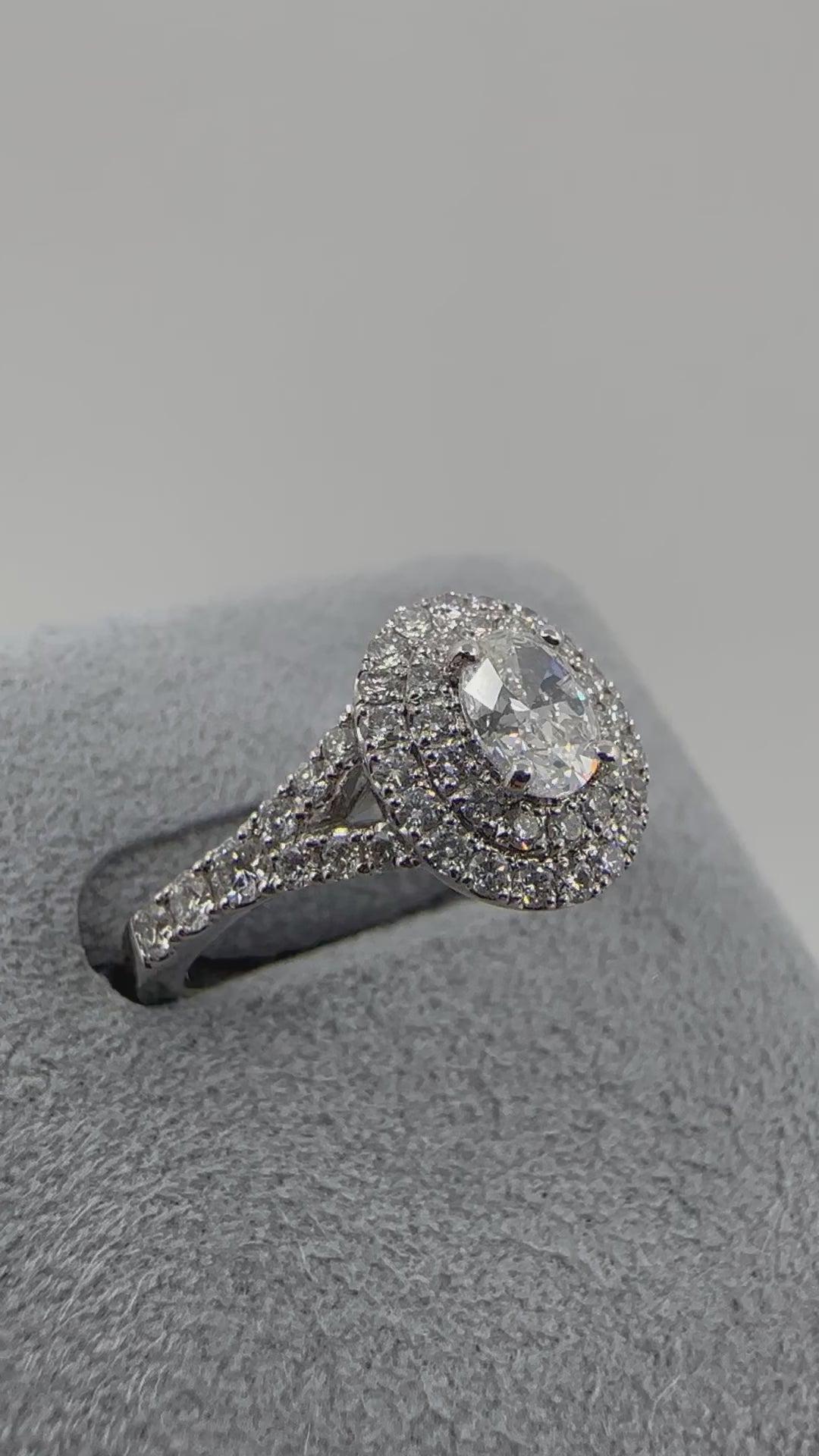 ［一点物/蓮の花が咲くとき］リング ダイヤ 中石0.4ct OV PT 〜F VS2 GIA