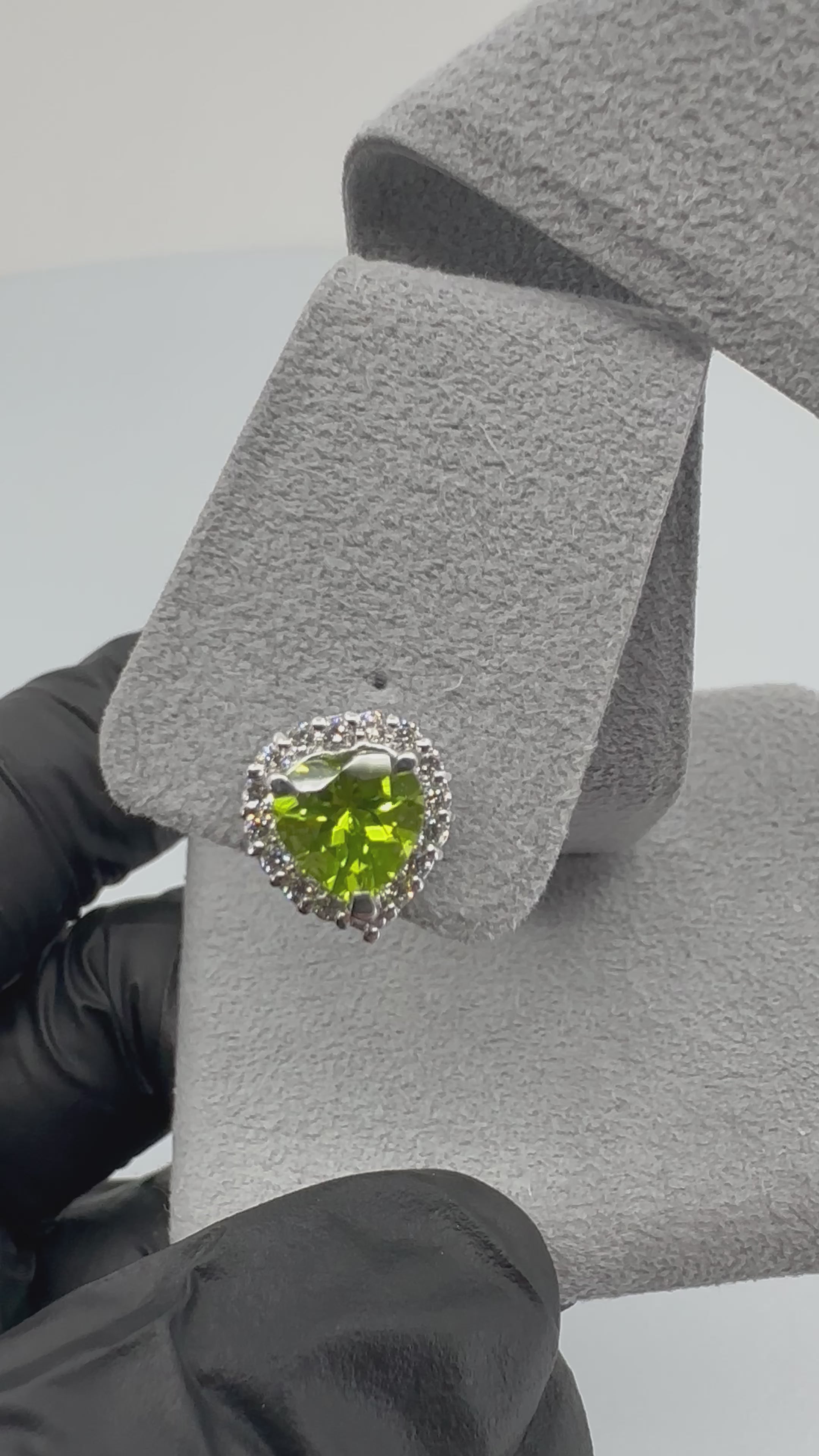 304［一点物］ピアス ペリドット 1.2ct×2 HS PT