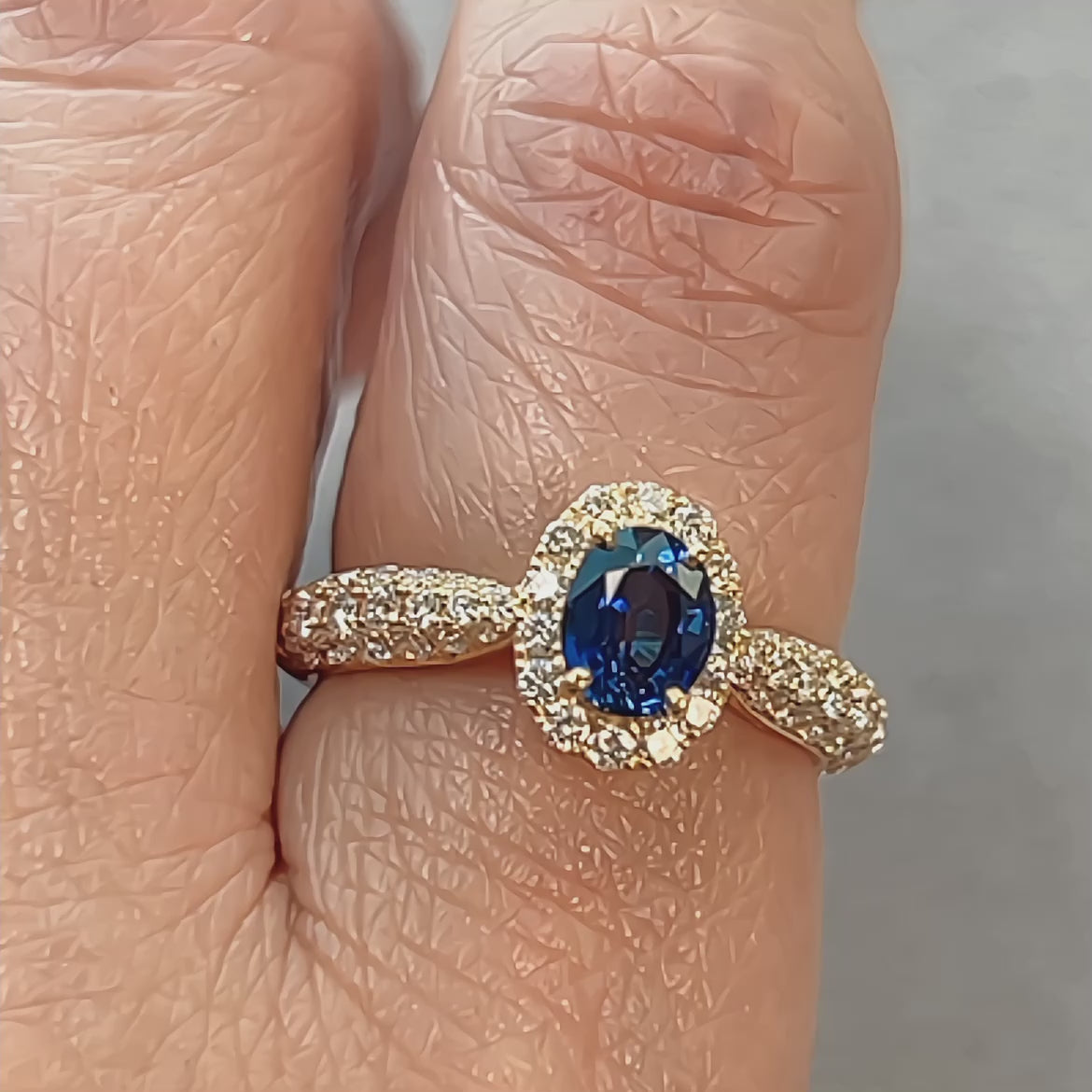 119［一点物/パリの小路］リング ロイヤルブルーサファイア 0.8ct OV K18YG