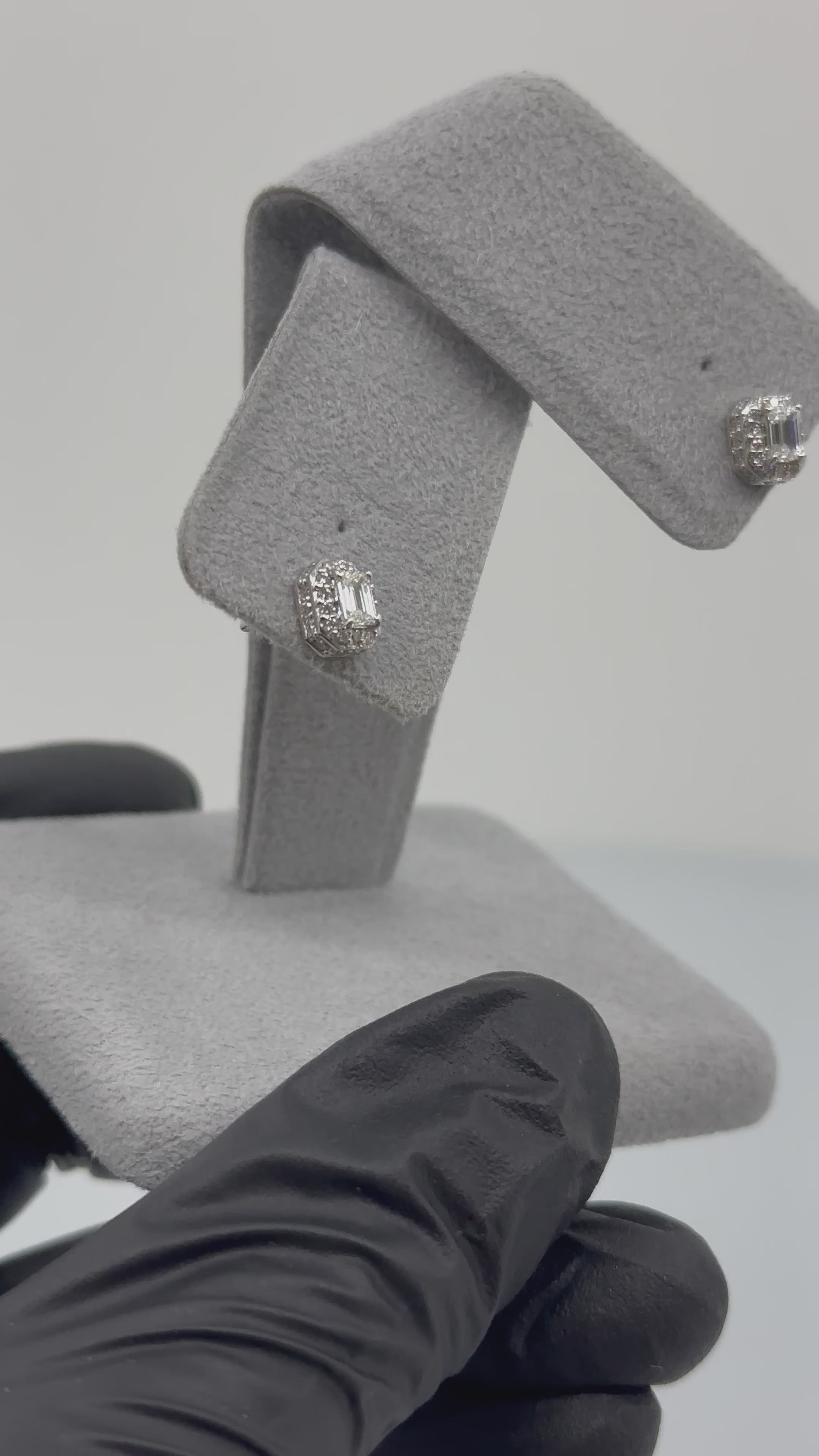 [ユニヴェル] ダイヤ ピアス EM/OV/HS　