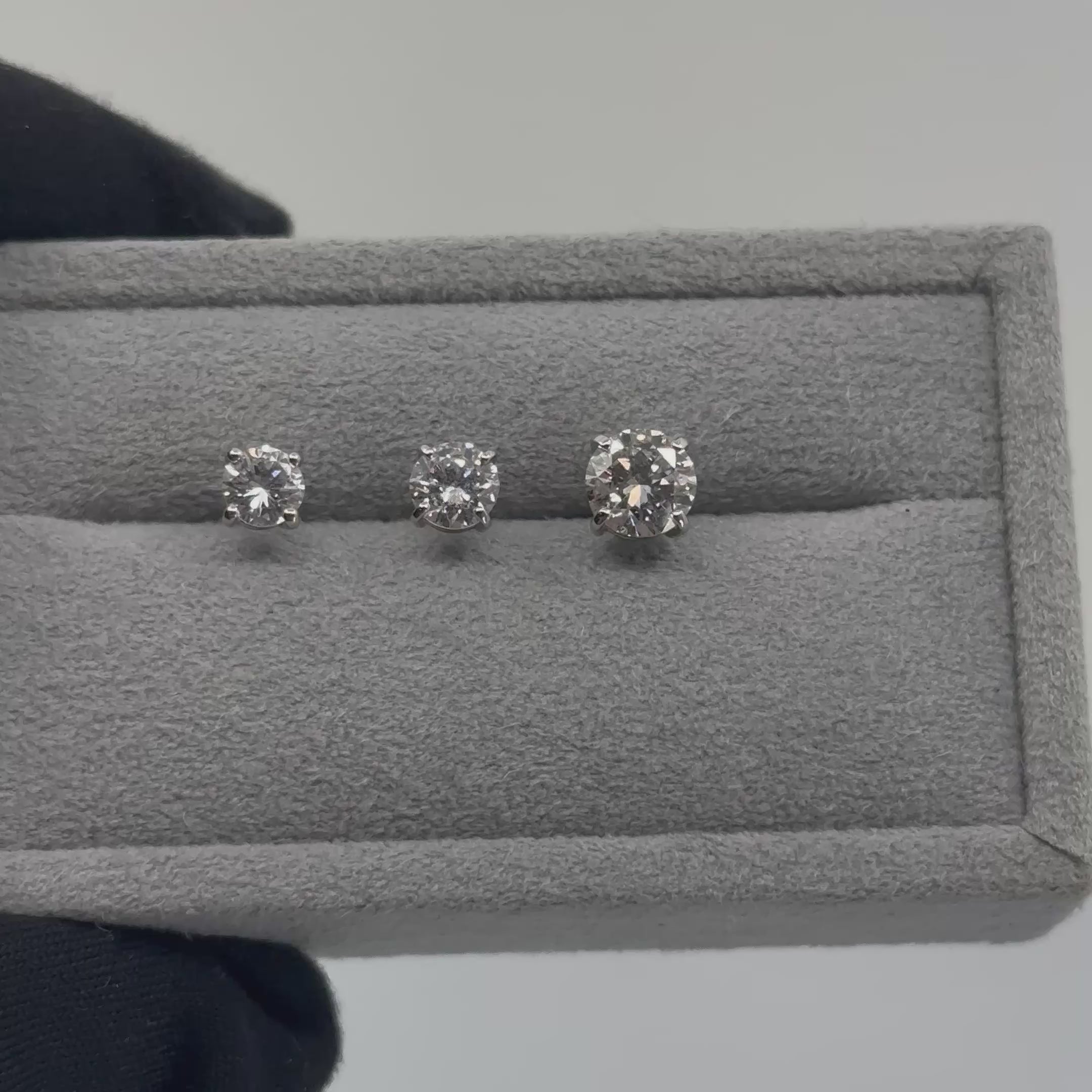 [貴女の相棒 ] ピアス ダイヤモンド 中石１ct