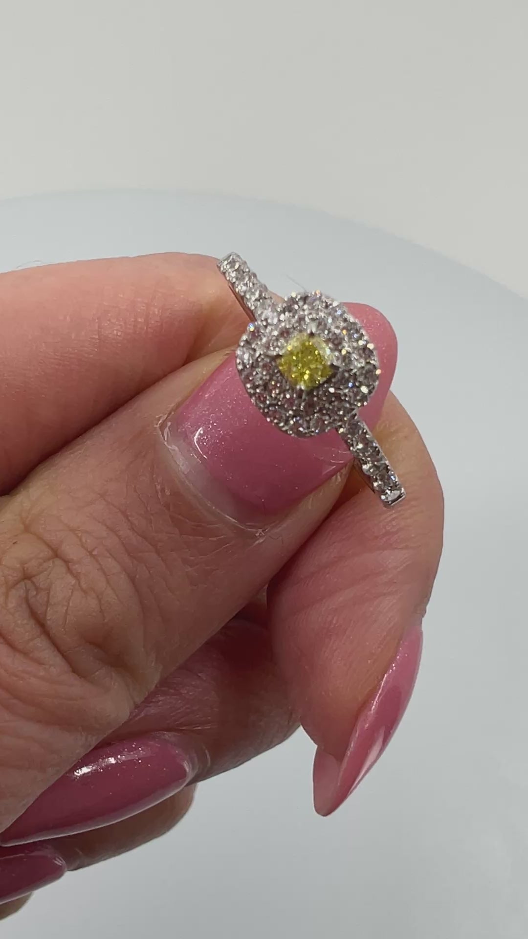 ［ジョーヌ］ピアス ダイヤ 0.15ct×2 SQ PT