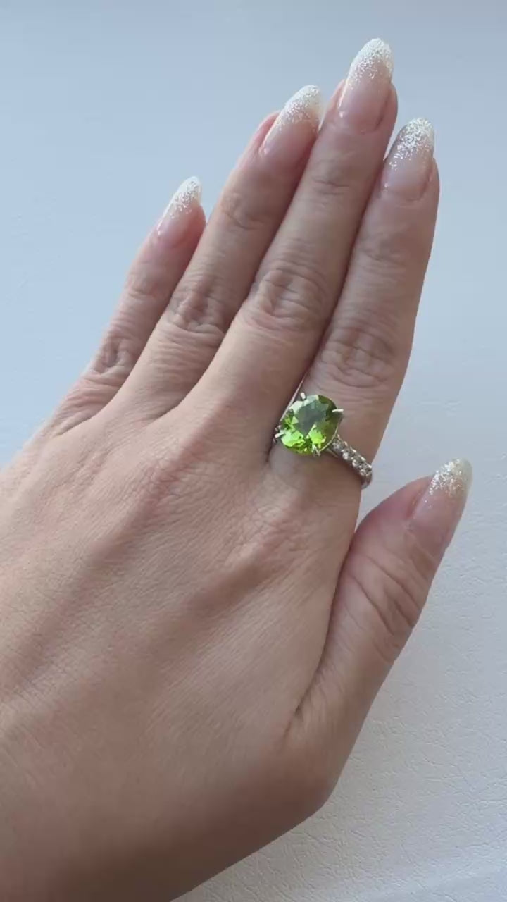 182［一点物/ソワレ］リング ペリドット 4.2ct前後 OV PT