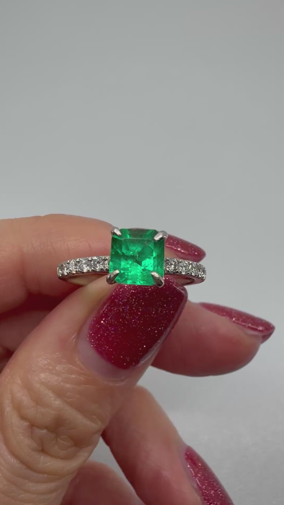 ［アルル］リング エメラルド 0.9ct SQ PT