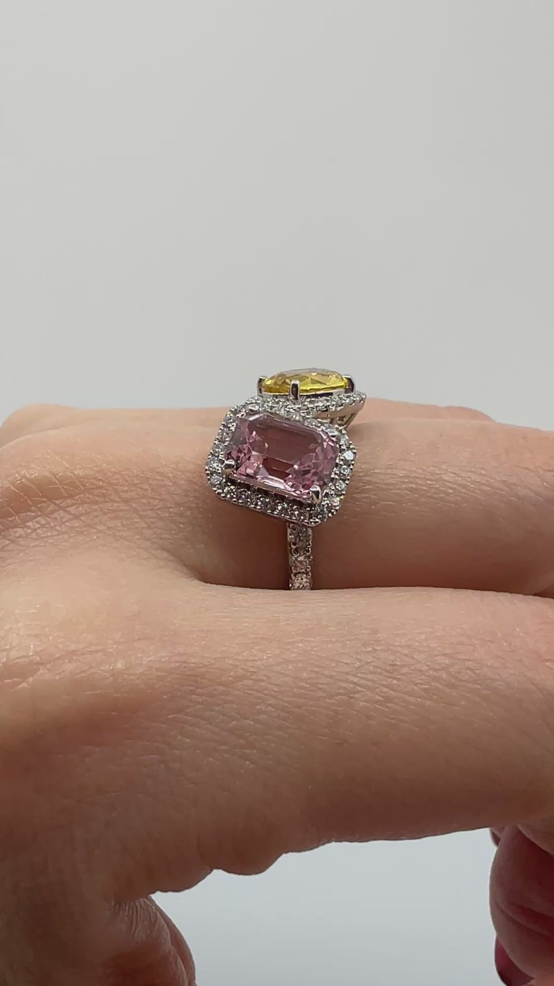 ［ベニエ］リング イエローサファイア 1.7ct OV/モルガナイト 1.9ct EM