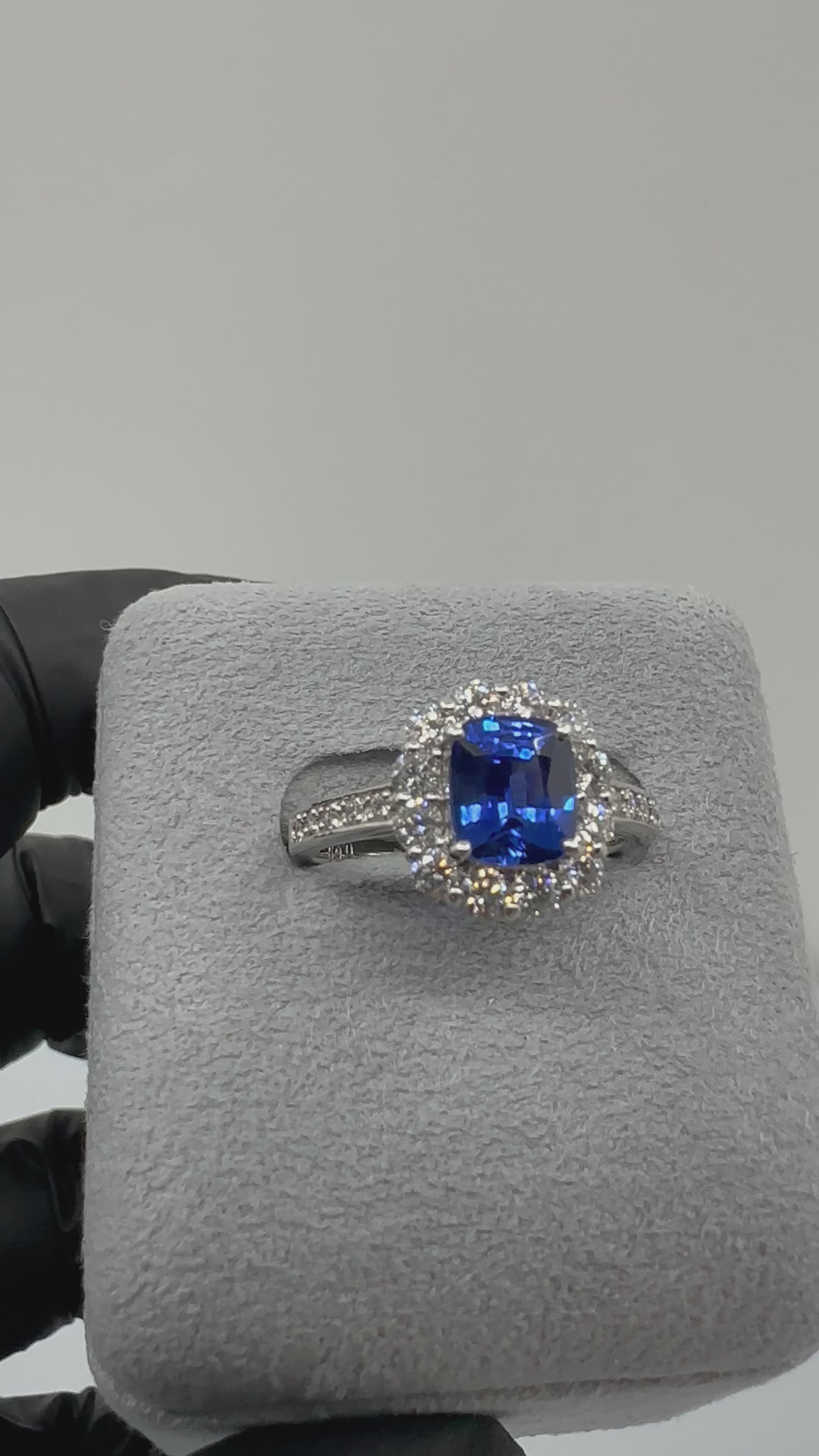 114［一点物］リング ロイヤルブルーサファイア 1.4ct OV PT