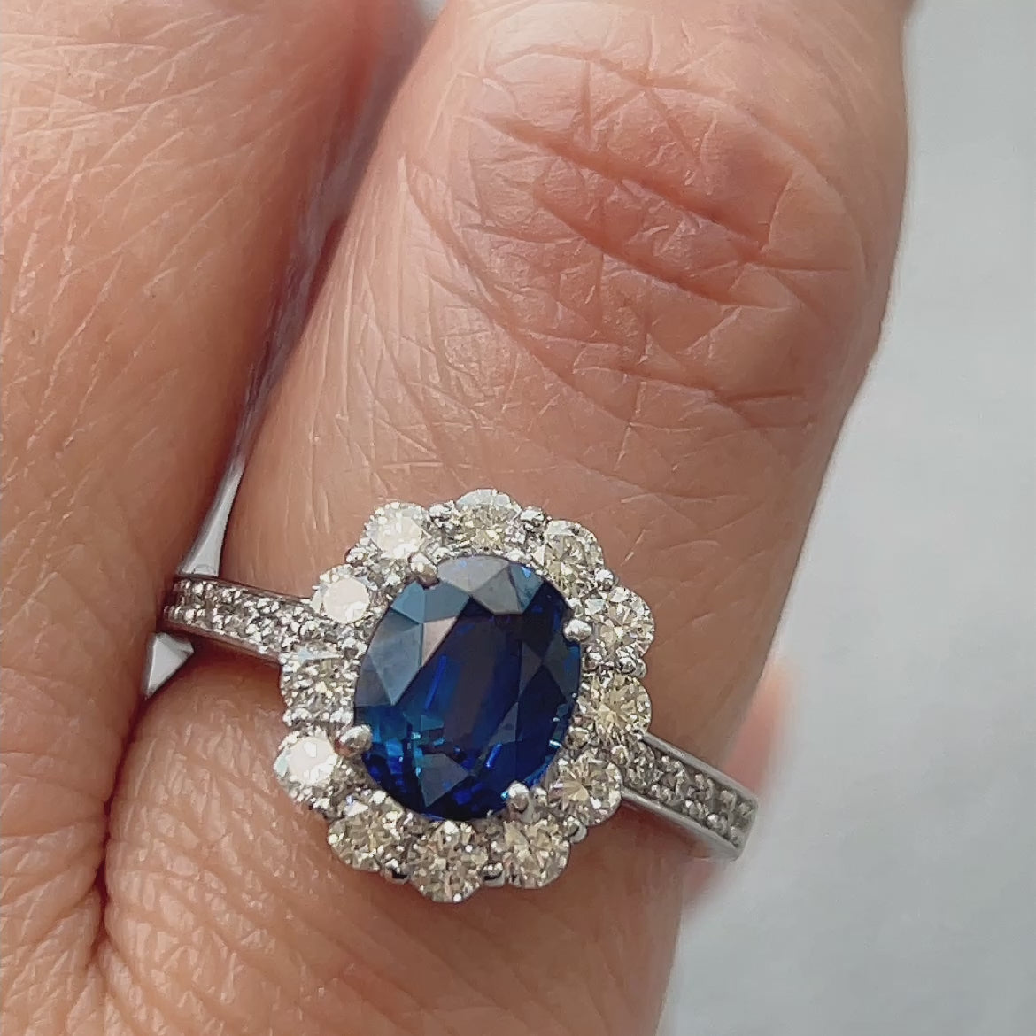 115［一点物］リング ロイヤルブルーサファイア 2.2ct OV PT