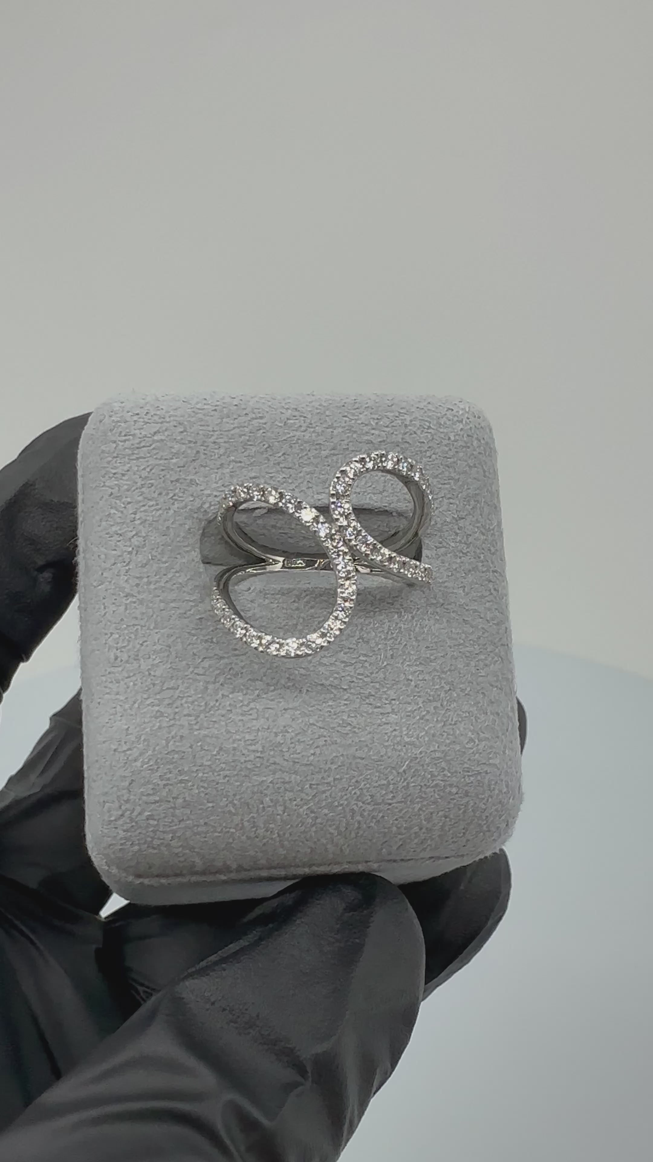 【サンチュール】リング　ダイヤ