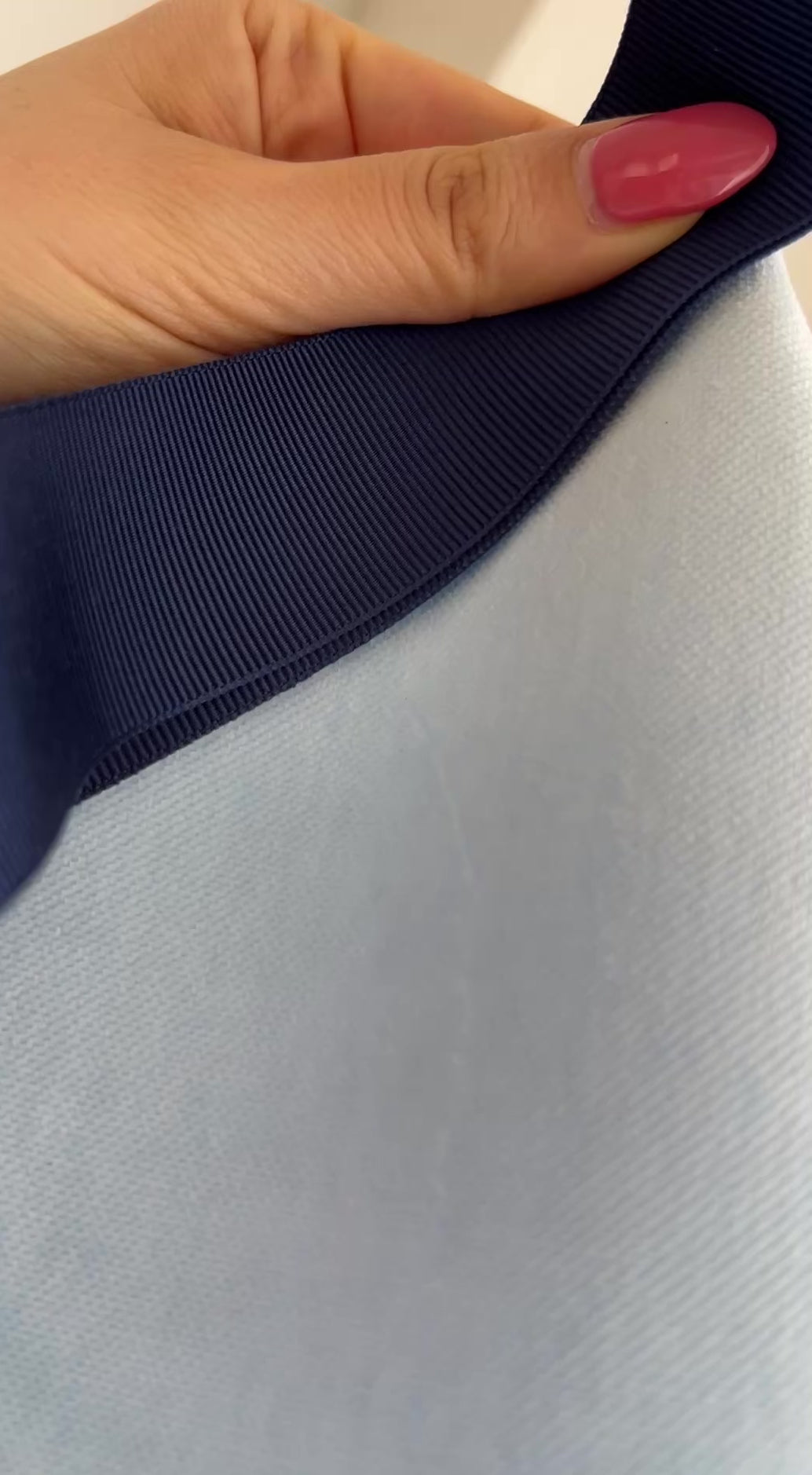 ルビーの水遊び