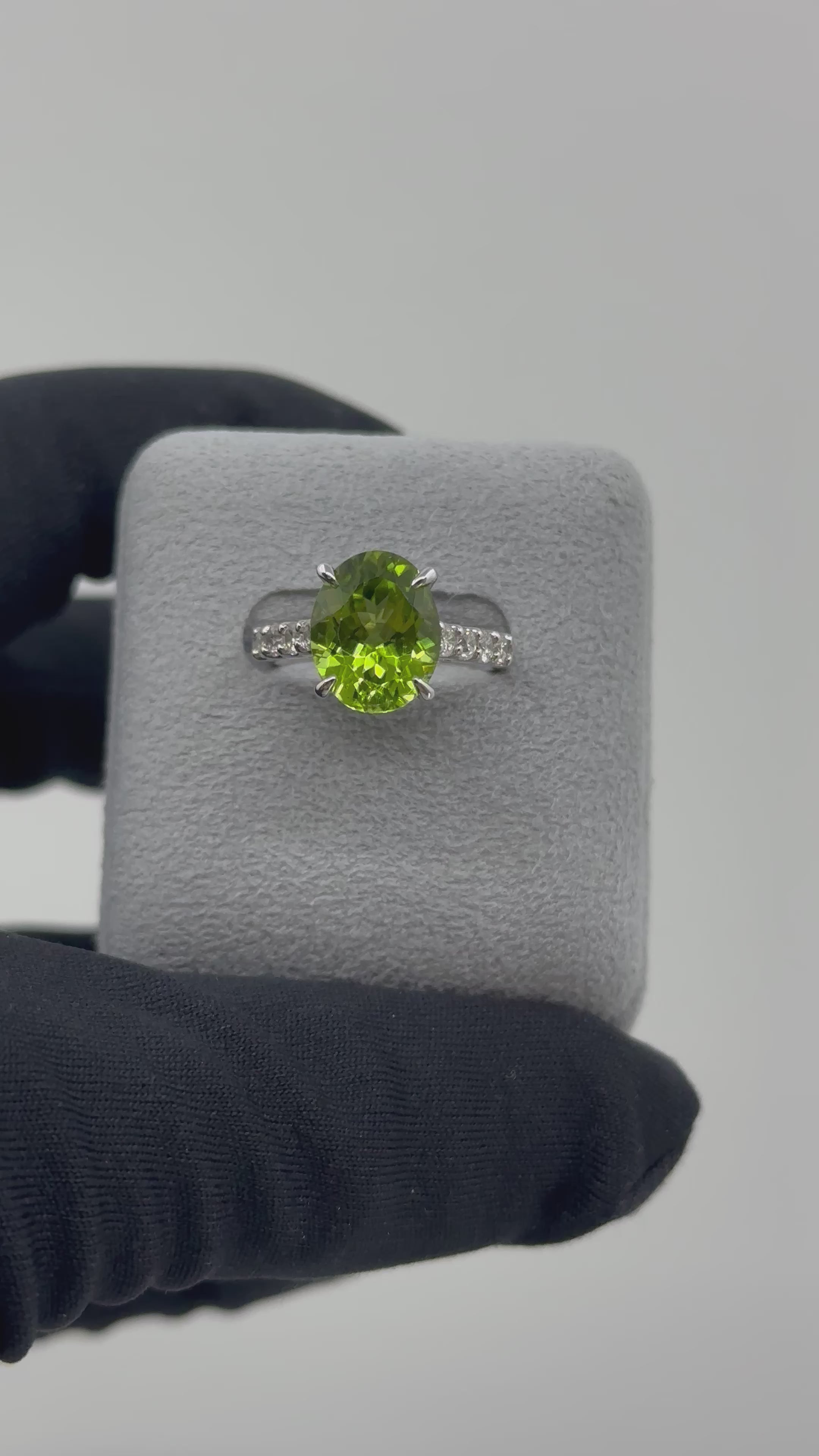 ［一点物］リング ペリドット 4.8ct OV PT