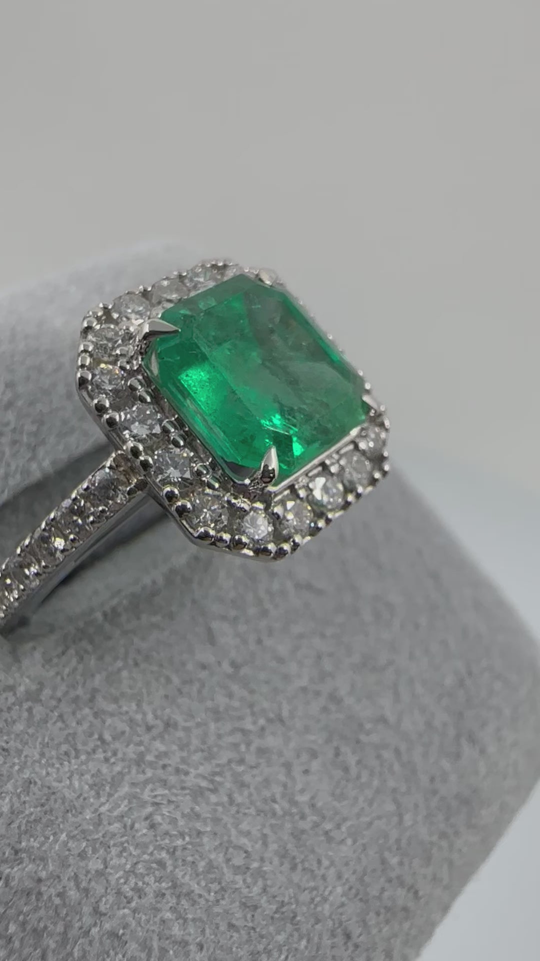 ［一点物］リング エメラルド 2.6ct SQ PT