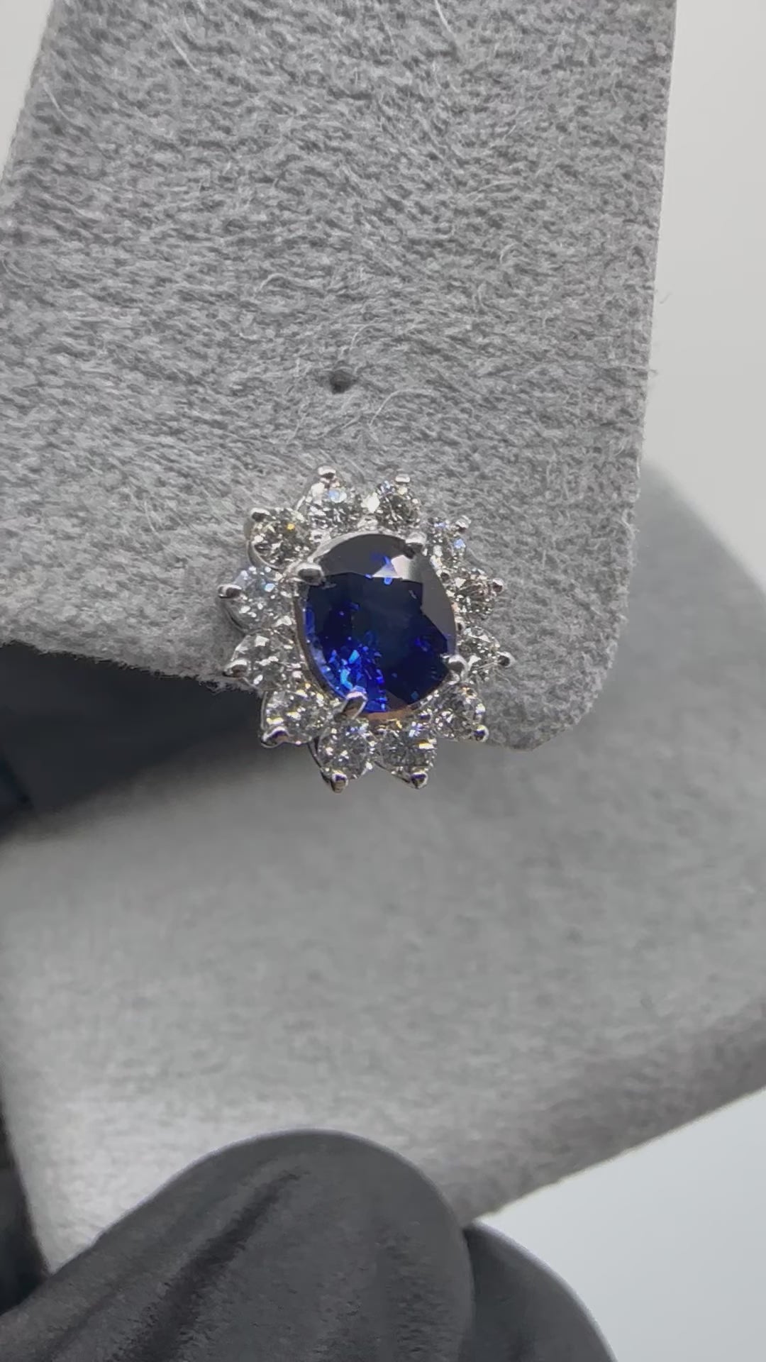 13［即納/一点物］ピアス ロイヤルブルーサファイア 0.6ct×2 OV PT