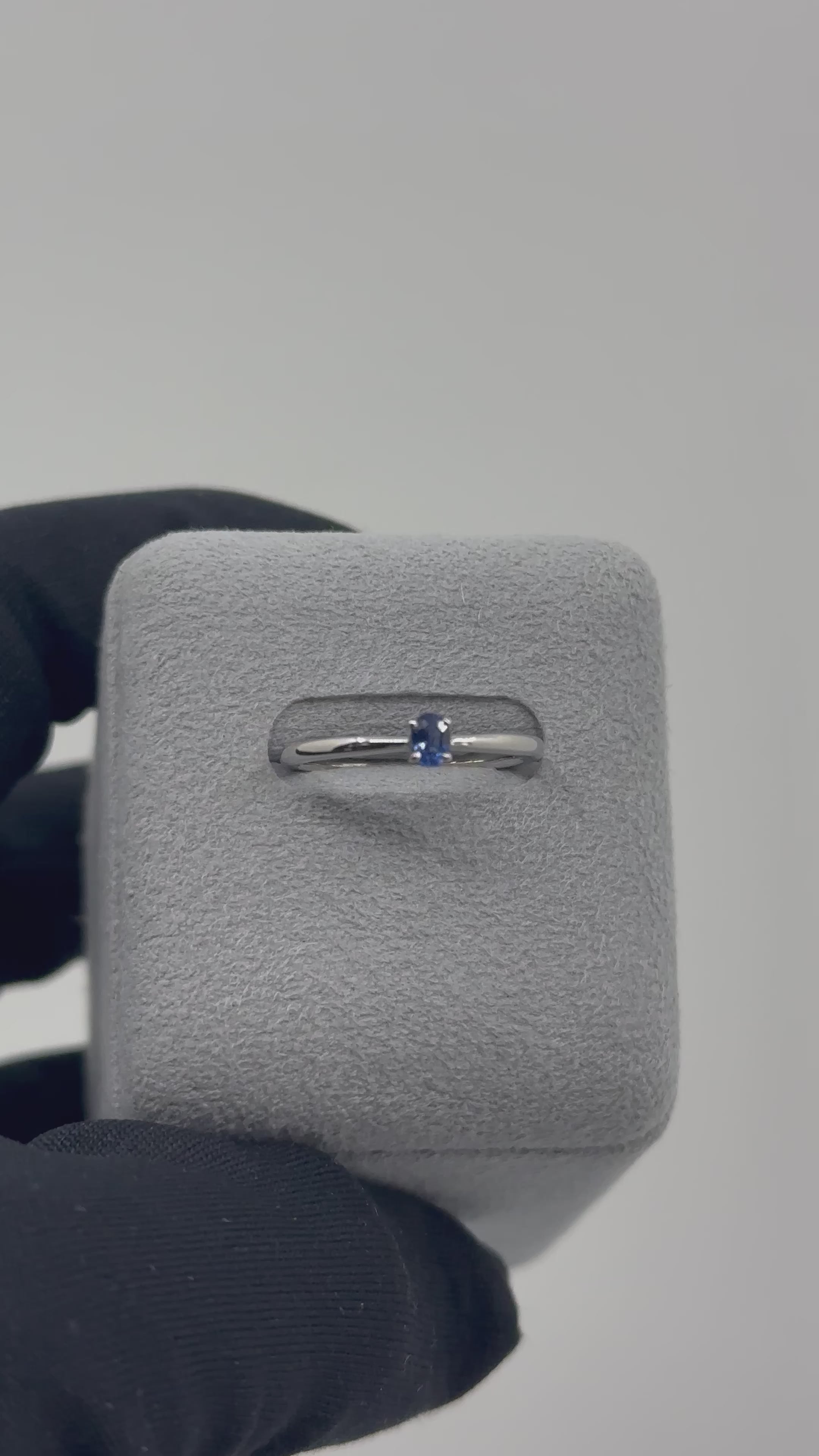 ［一点物］リング ブルー 非加熱 サファイア 0.19ct OV PT /YG