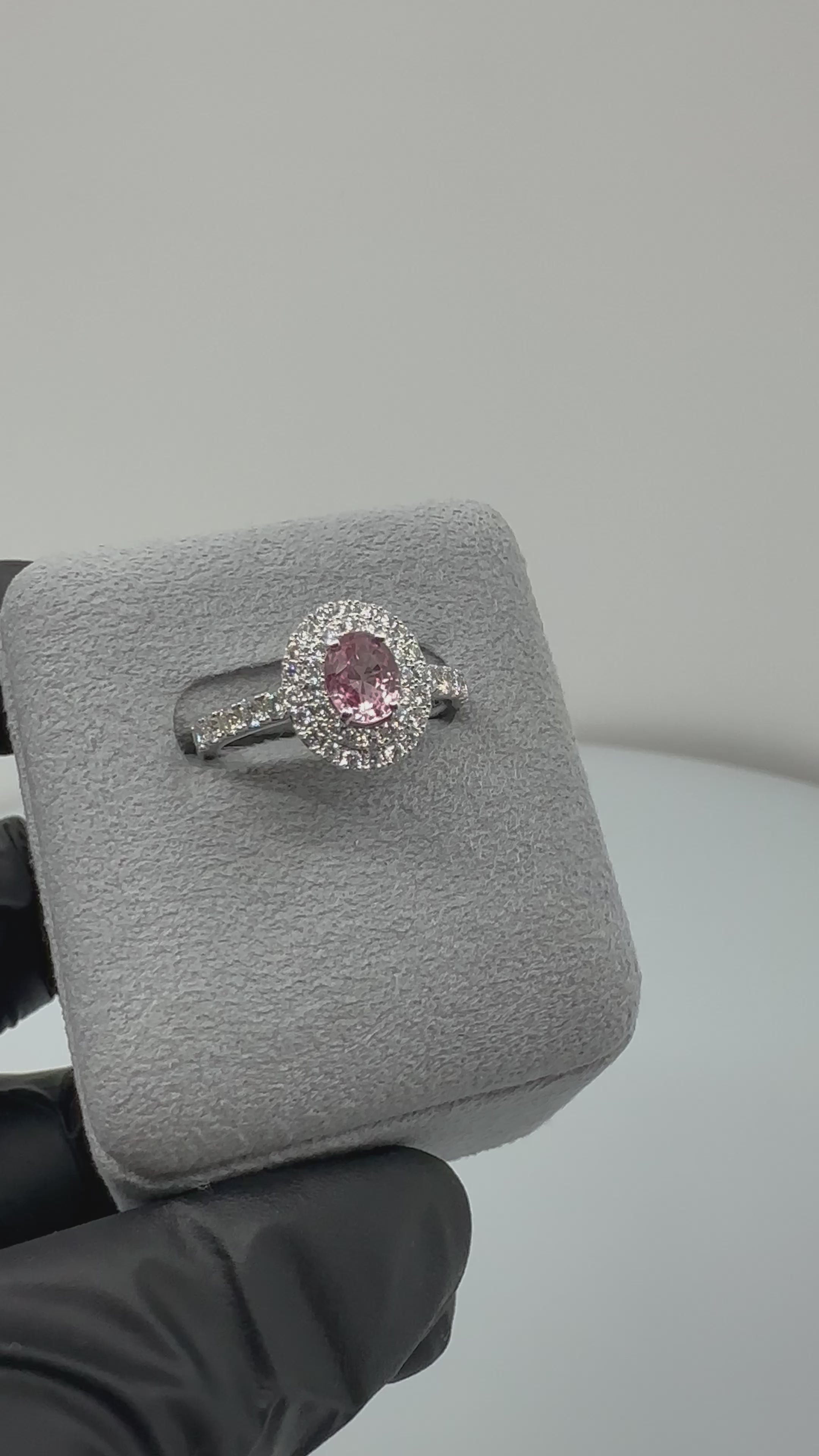 130［一点物］リング ノーヒート パパラチアサファイア 0.78ct OV PT