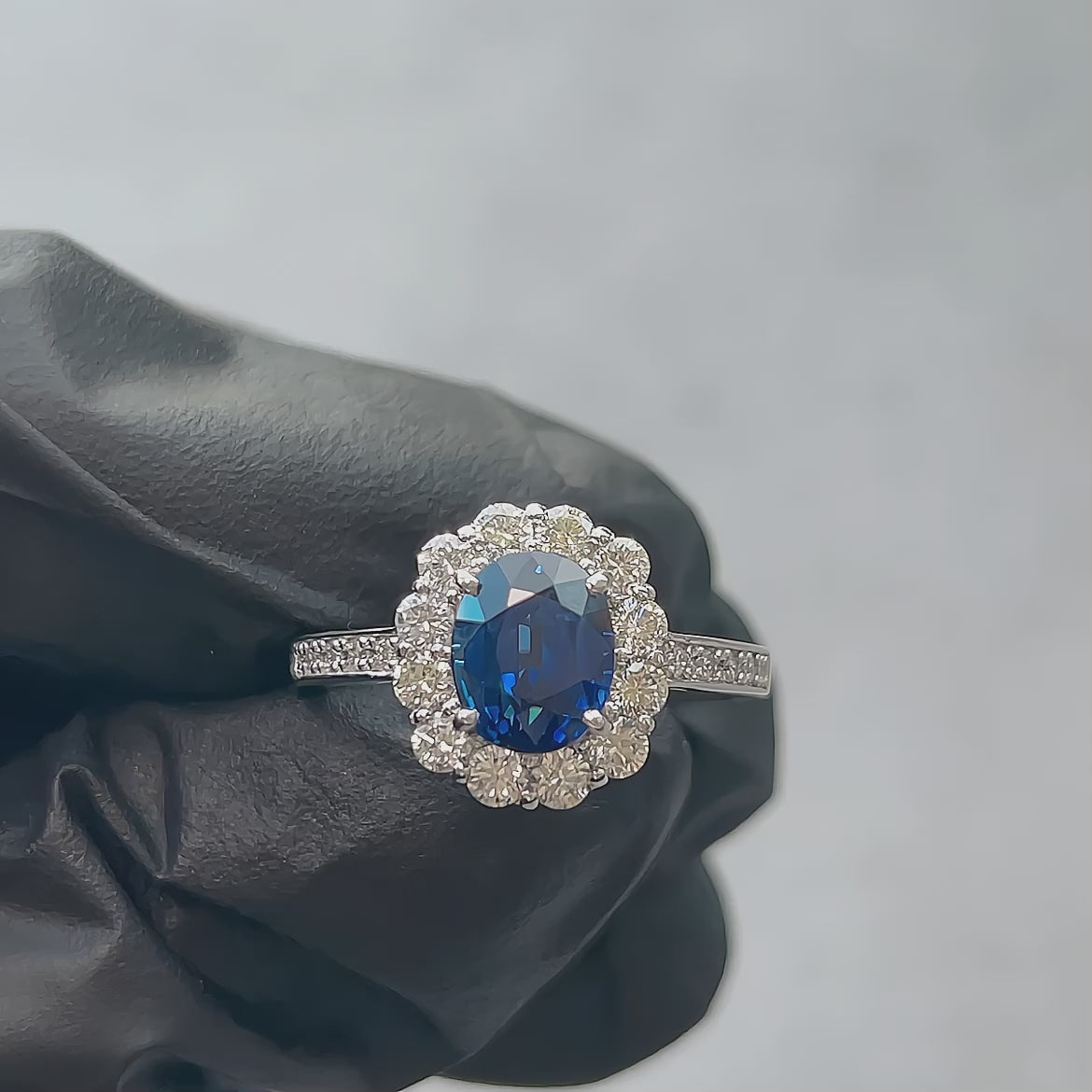 115［一点物］リング ロイヤルブルーサファイア 2.2ct OV PT