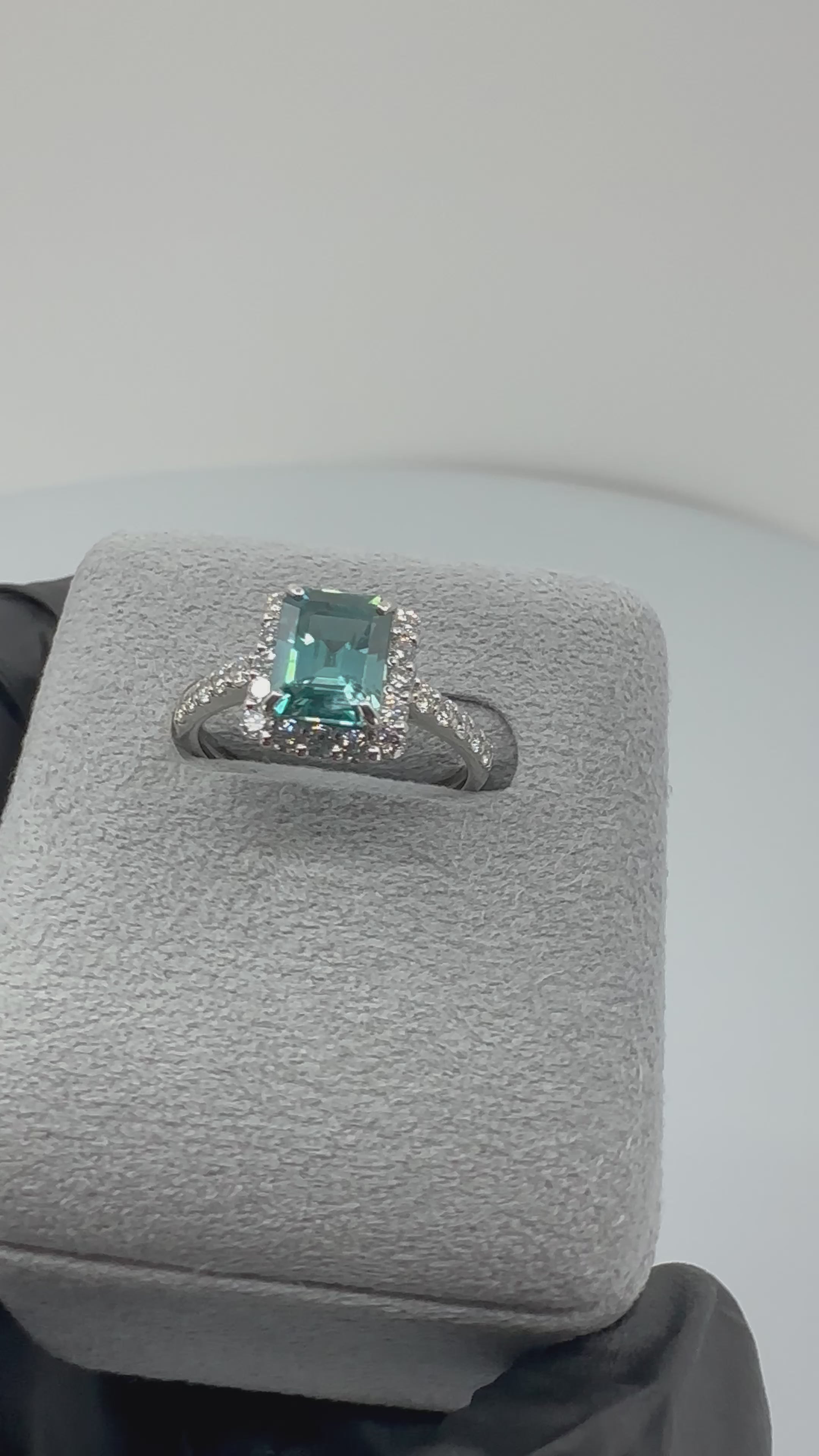 165［一点物］リング ジルコン 2.1ct前後 SQ PT