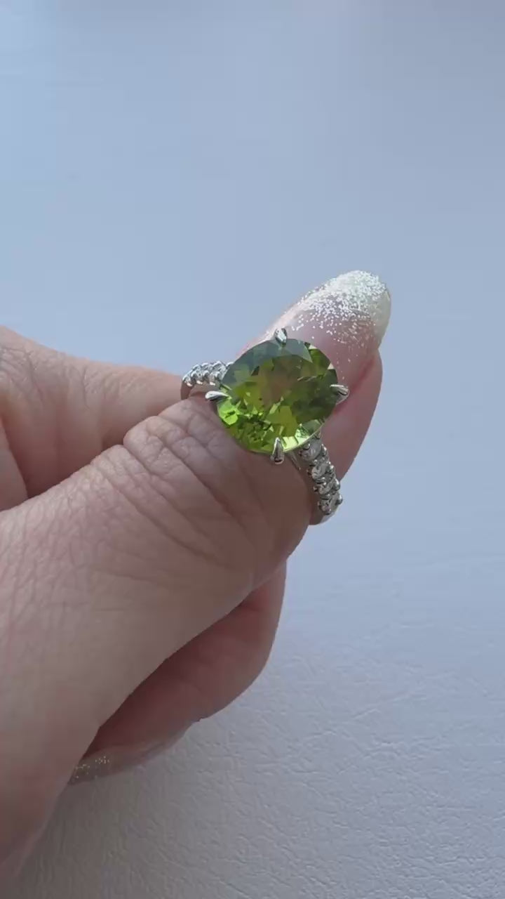 182［一点物/ソワレ］リング ペリドット 4.2ct前後 OV PT