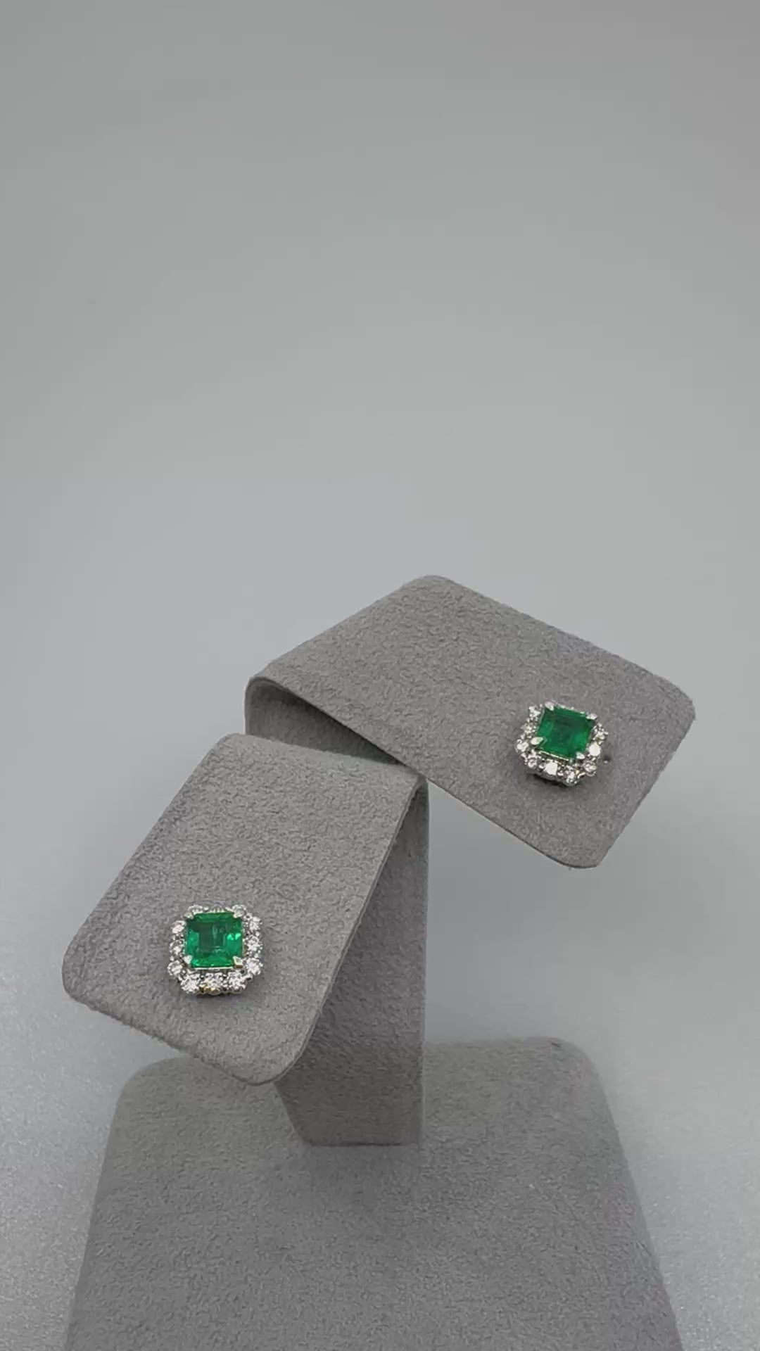 35［一点物/エムロード］ピアス エメラルド 0.57ct前後×2 SQ PT