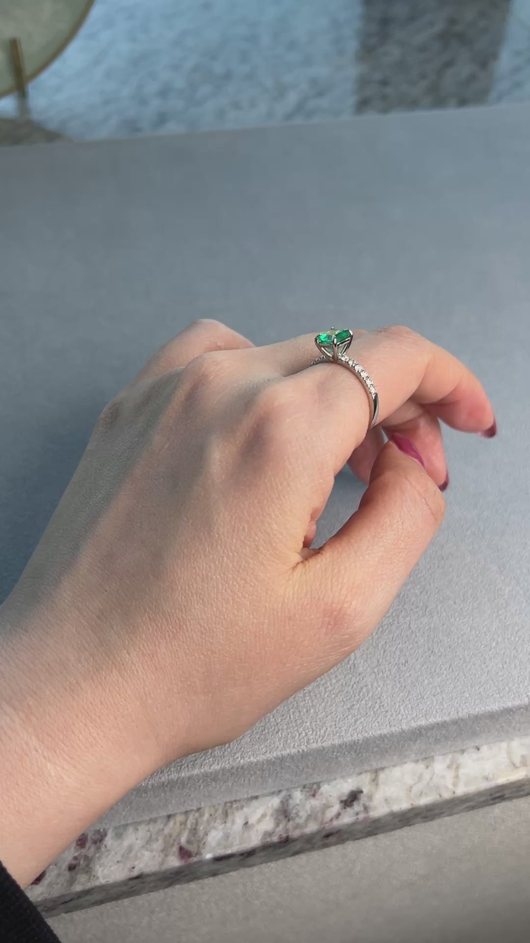 ［アルル］リング エメラルド 0.9ct SQ PT